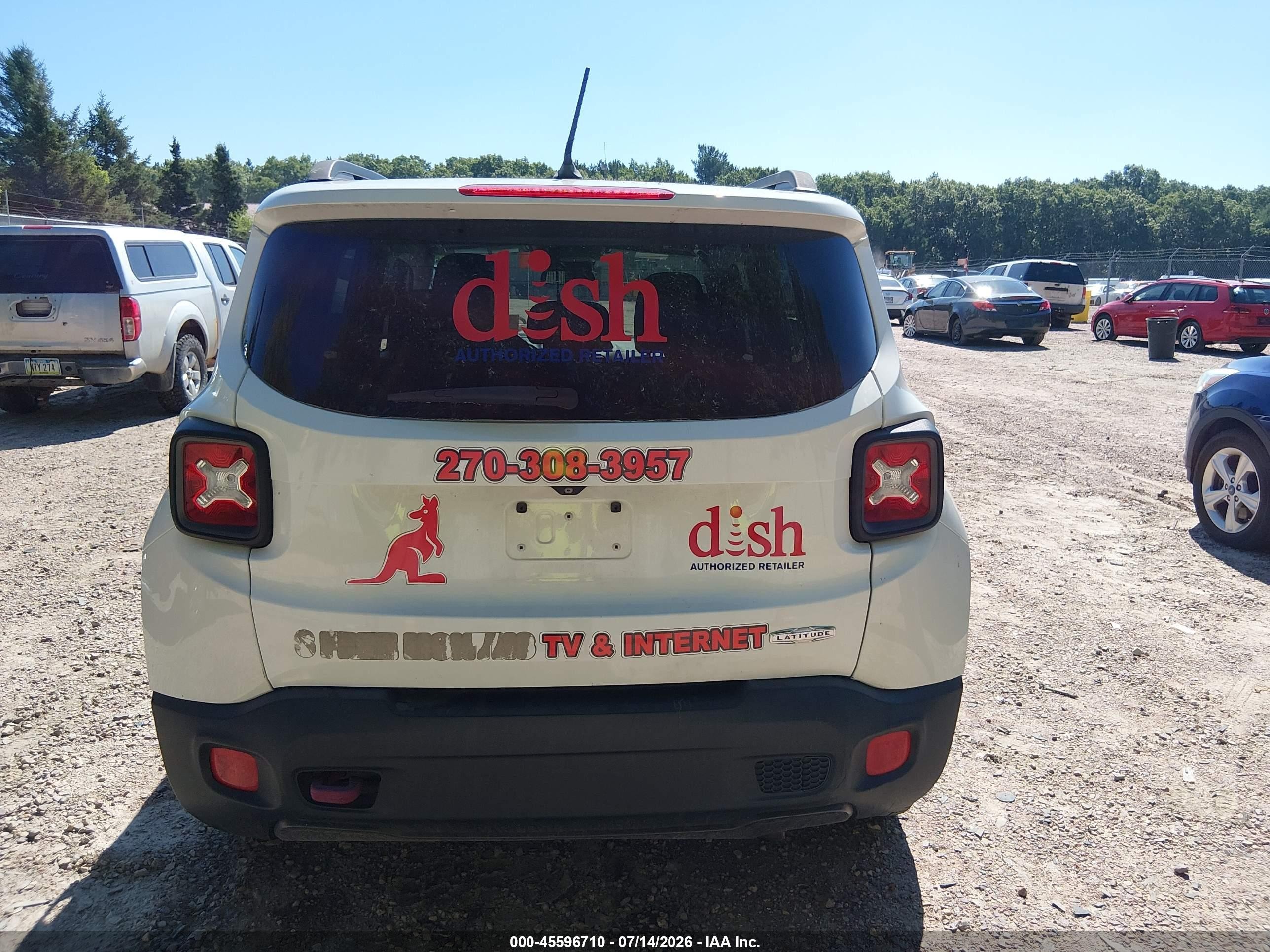2015 Jeep Renegade Latitude White vin: ZACCJABT0FPB27809
