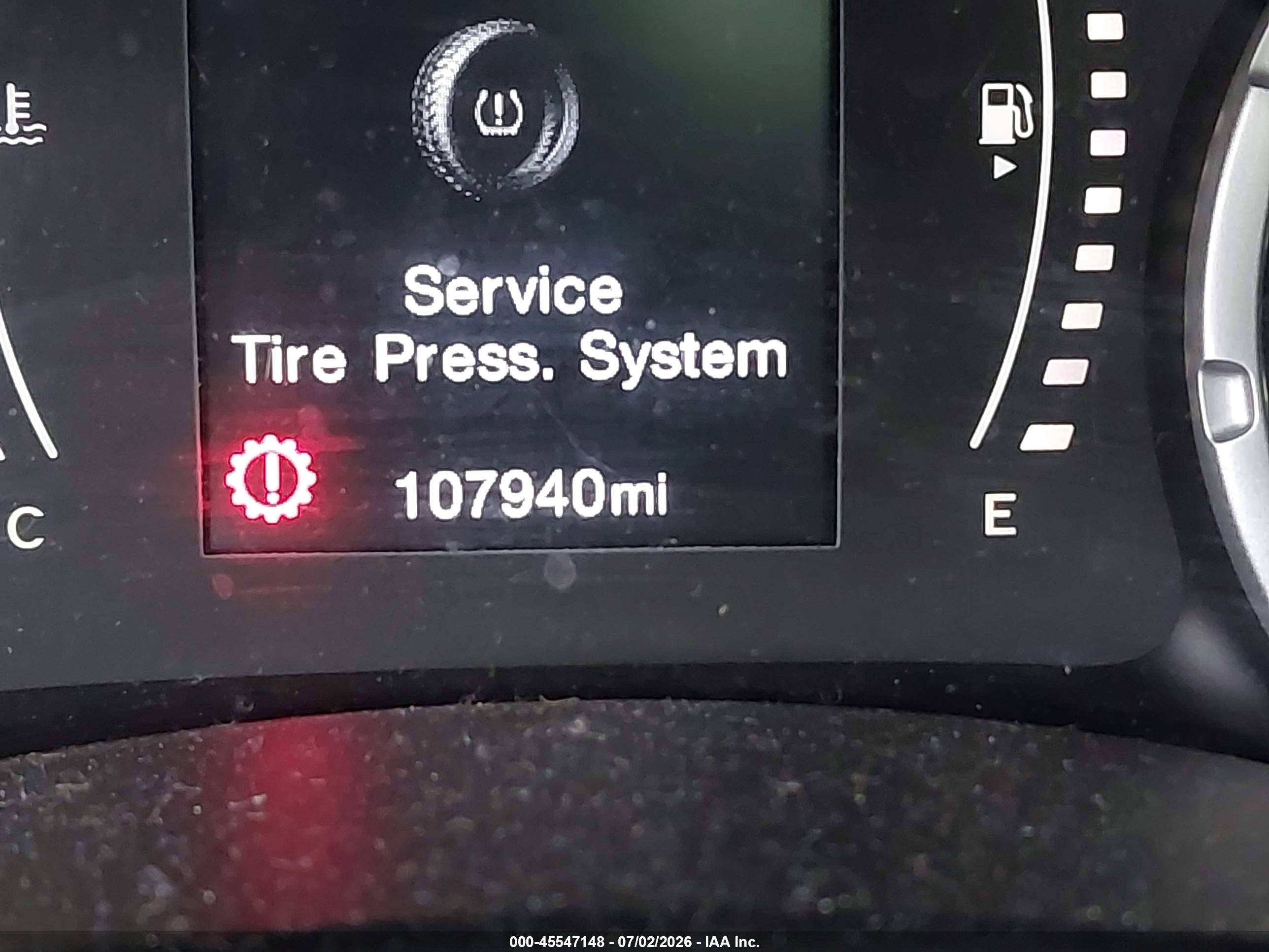 2015 Jeep Renegade Latitude Red vin: ZACCJABT0FPB52764