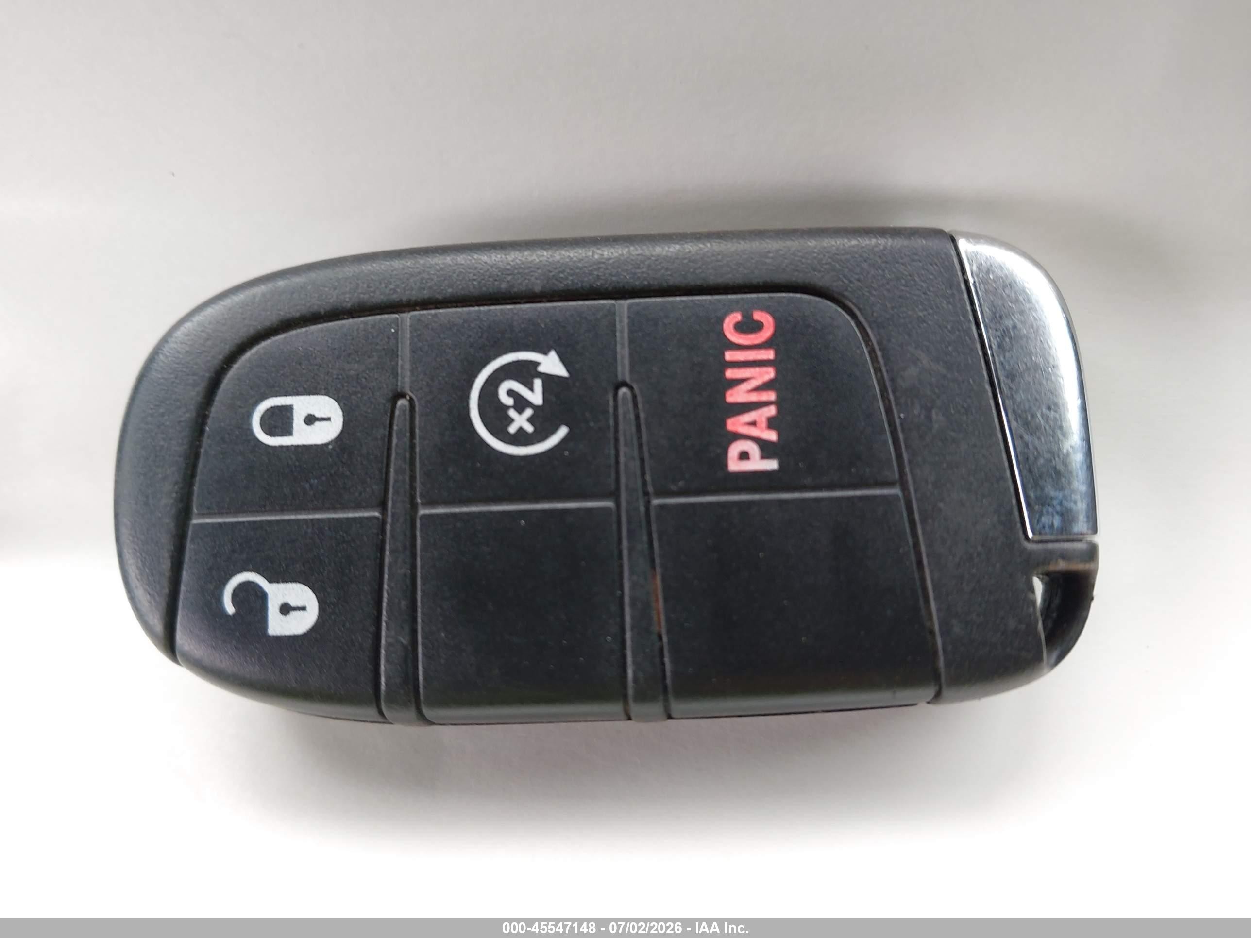 2015 Jeep Renegade Latitude Red vin: ZACCJABT0FPB52764