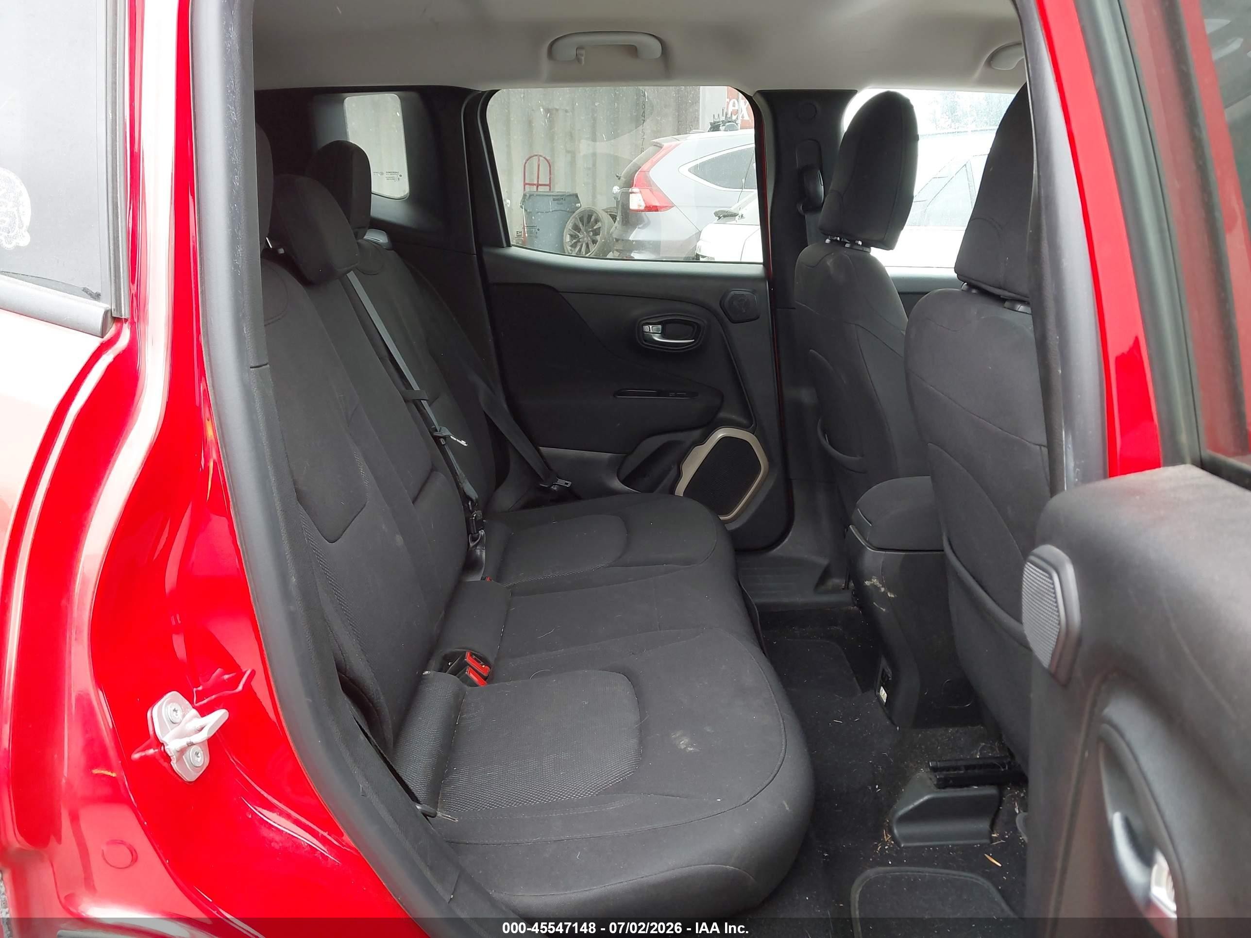2015 Jeep Renegade Latitude Red vin: ZACCJABT0FPB52764