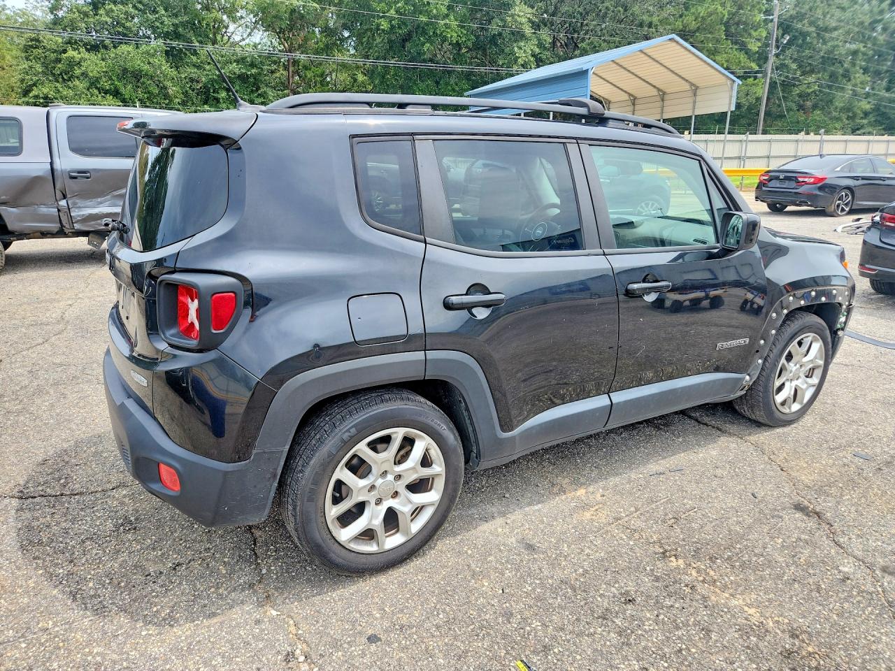 2015 Jeep Renegade Latitude Black vin: ZACCJABT0FPB55129
