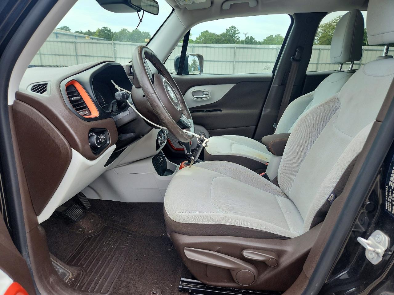 2015 Jeep Renegade Latitude Black vin: ZACCJABT0FPB55129