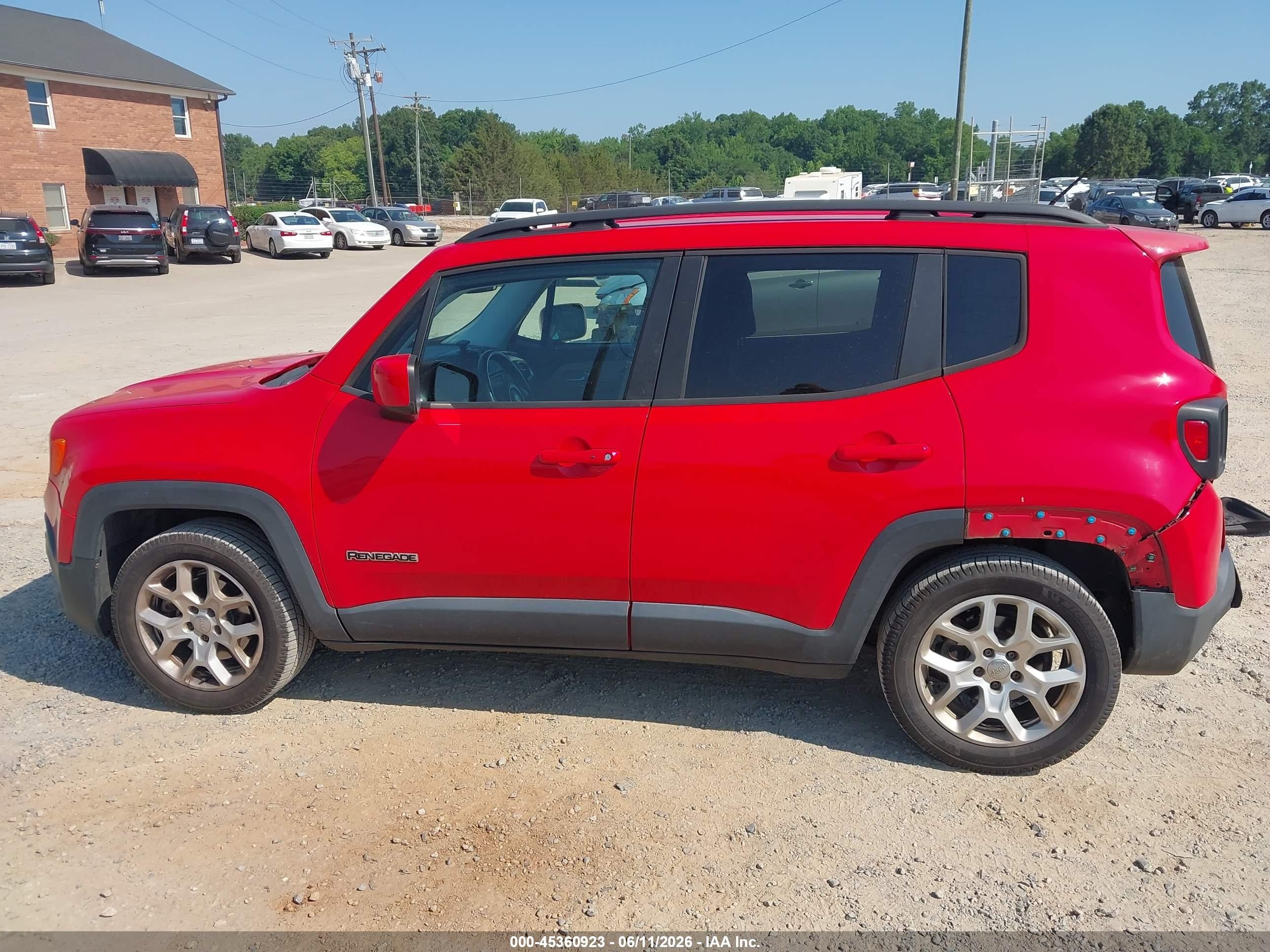 2015 Jeep Renegade Latitude Red vin: ZACCJABT0FPB56596