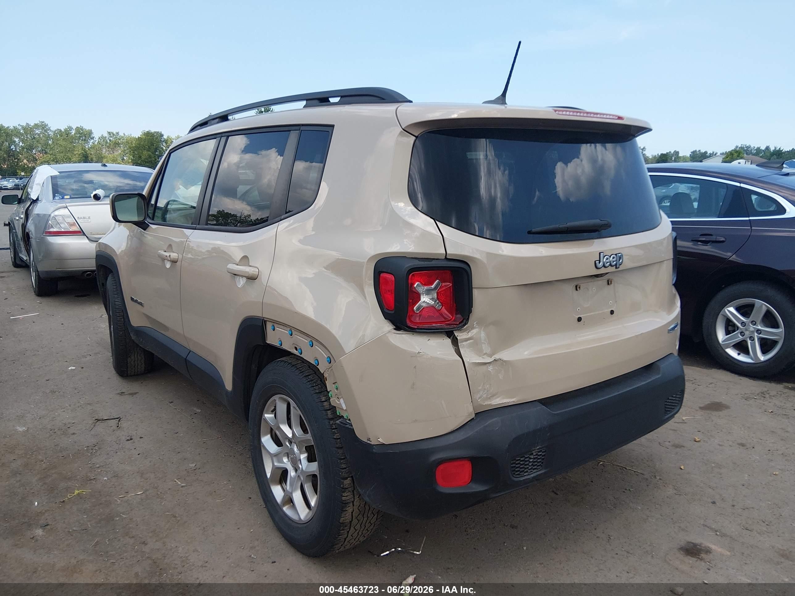 2015 Jeep Renegade Latitude Tan vin: ZACCJABT0FPB56622