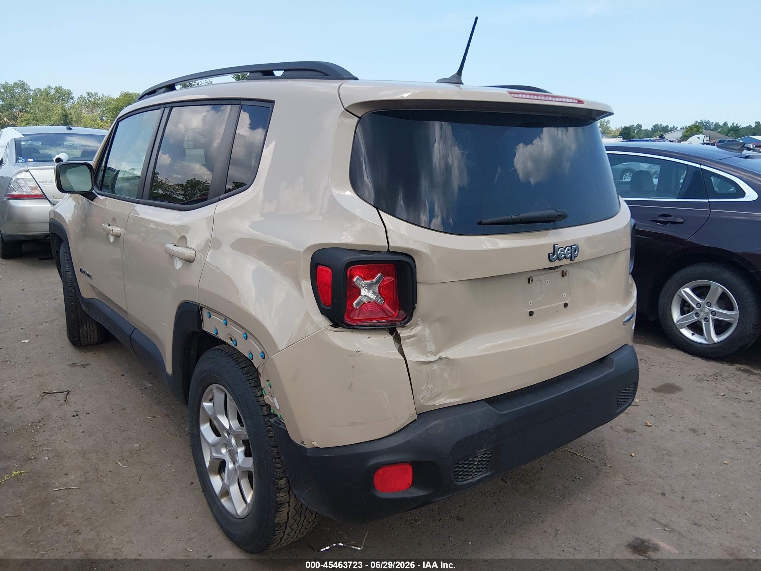 2015 Jeep Renegade Latitude Tan vin: ZACCJABT0FPB56622