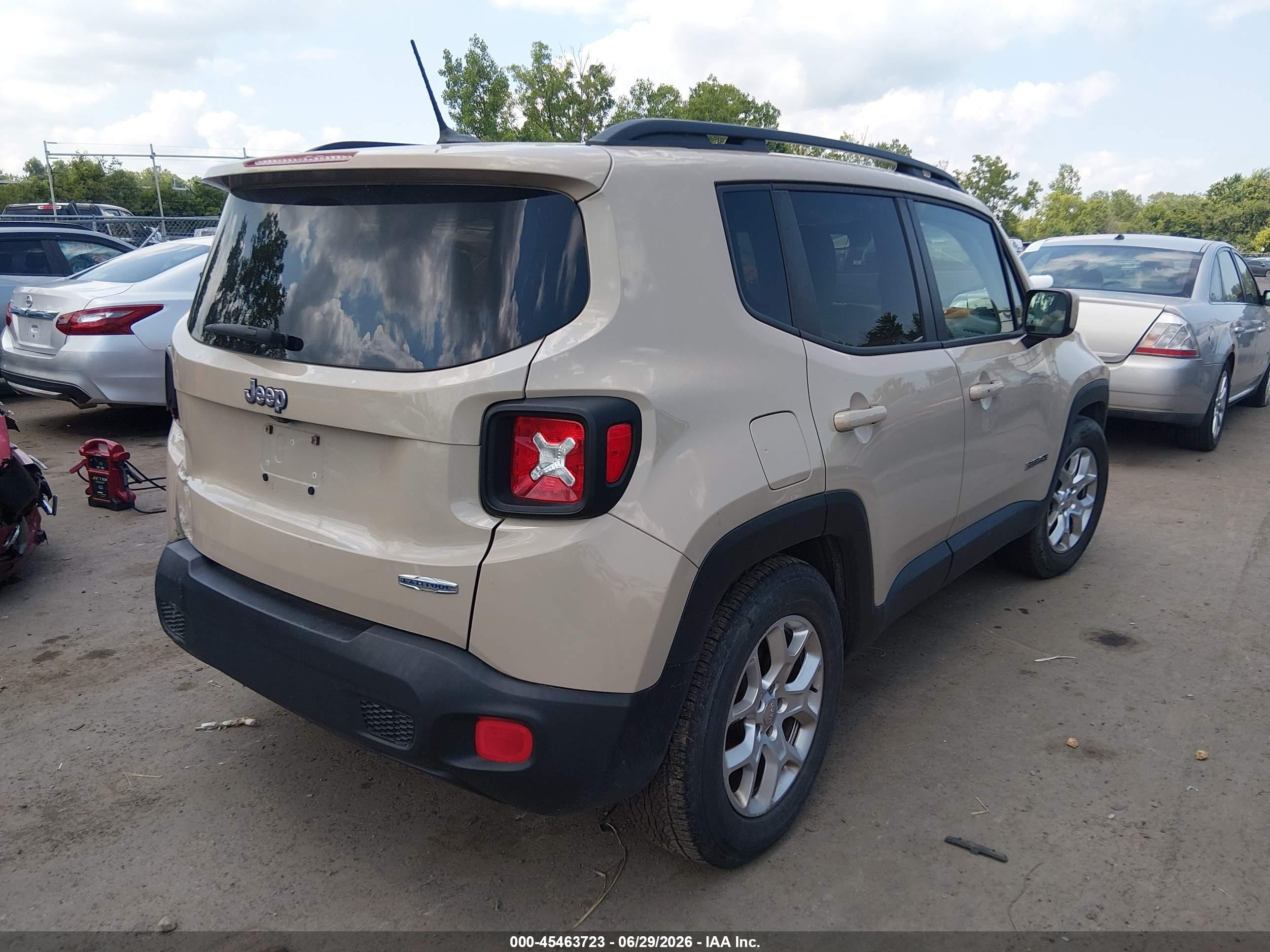 2015 Jeep Renegade Latitude Tan vin: ZACCJABT0FPB56622