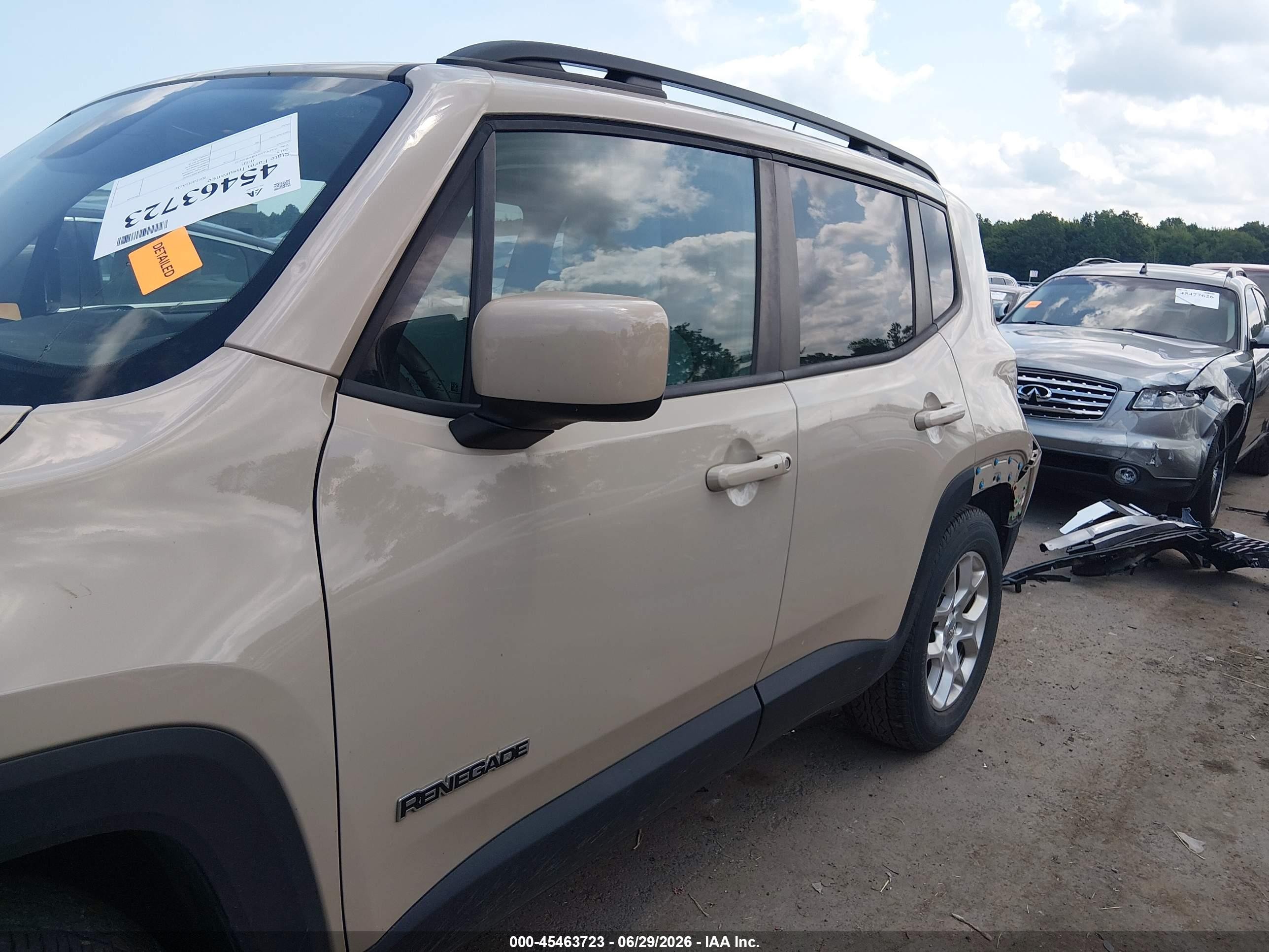2015 Jeep Renegade Latitude Tan vin: ZACCJABT0FPB56622