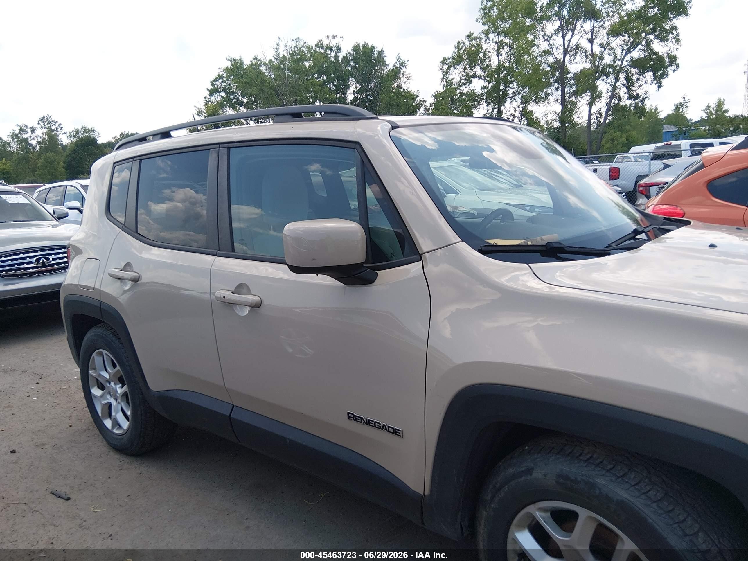 2015 Jeep Renegade Latitude Tan vin: ZACCJABT0FPB56622