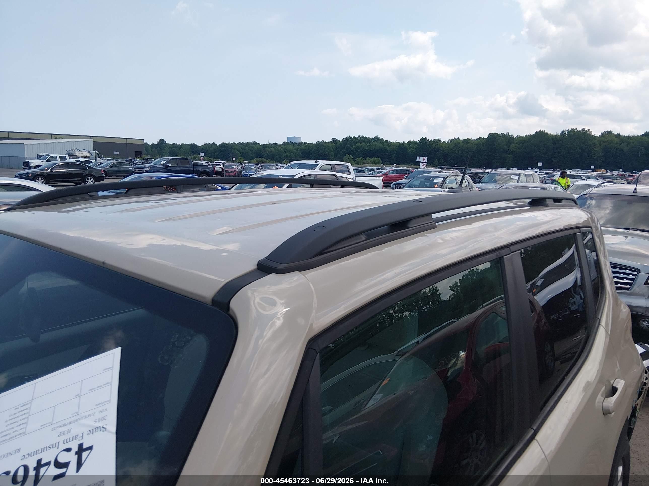 2015 Jeep Renegade Latitude Tan vin: ZACCJABT0FPB56622