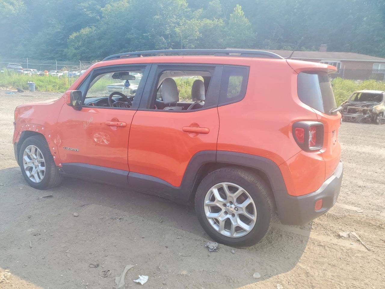 2015 Jeep Renegade Latitude Red vin: ZACCJABT0FPB59843