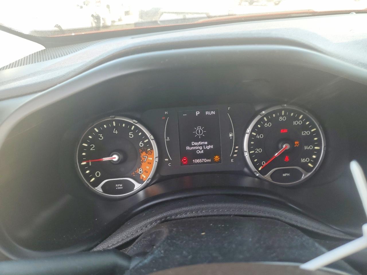 2015 Jeep Renegade Latitude Red vin: ZACCJABT0FPB59843