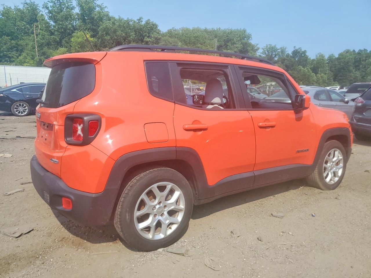 2015 Jeep Renegade Latitude Red vin: ZACCJABT0FPB59843