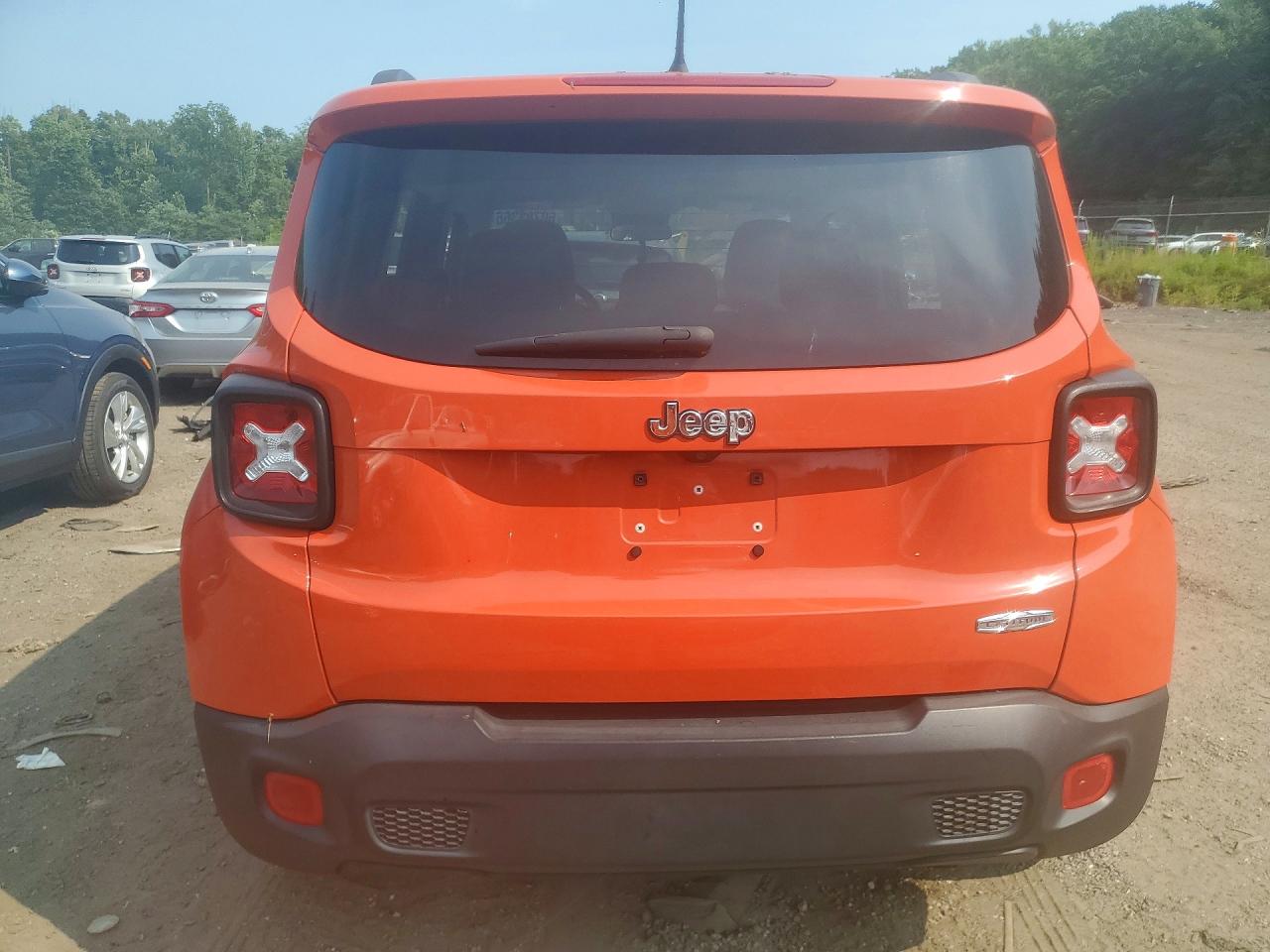 2015 Jeep Renegade Latitude Red vin: ZACCJABT0FPB59843