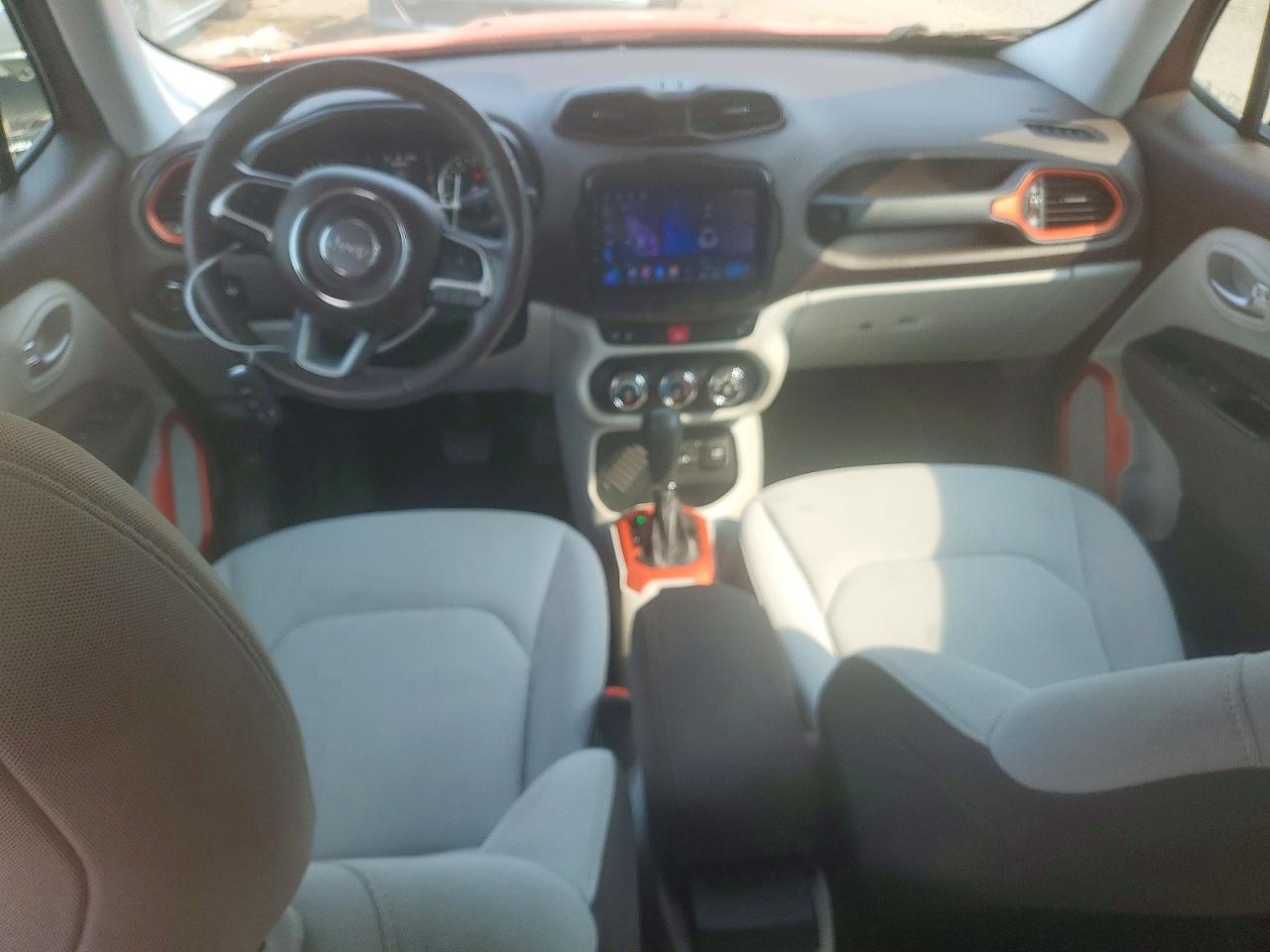2015 Jeep Renegade Latitude Red vin: ZACCJABT0FPB59843