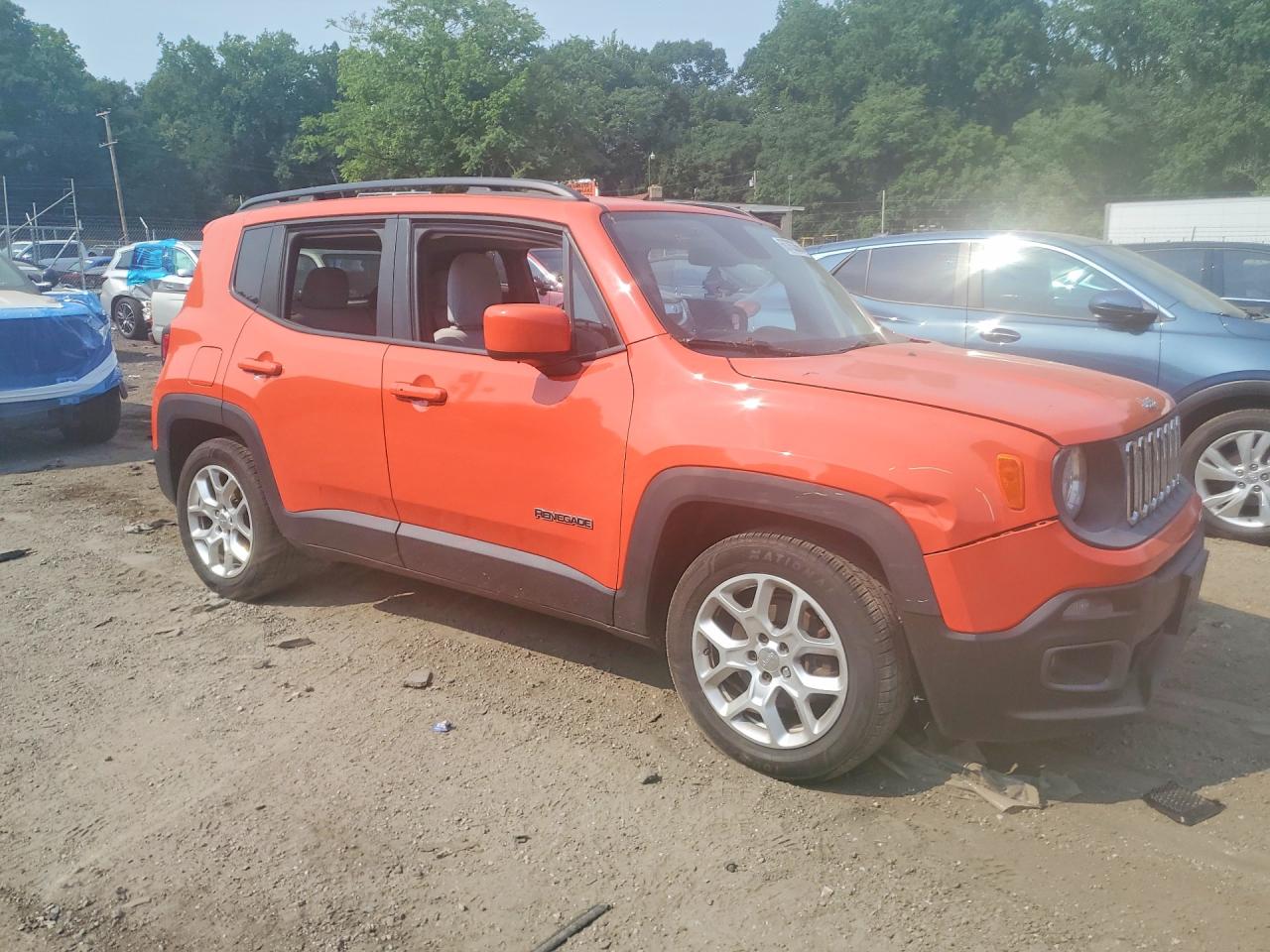 2015 Jeep Renegade Latitude Red vin: ZACCJABT0FPB59843