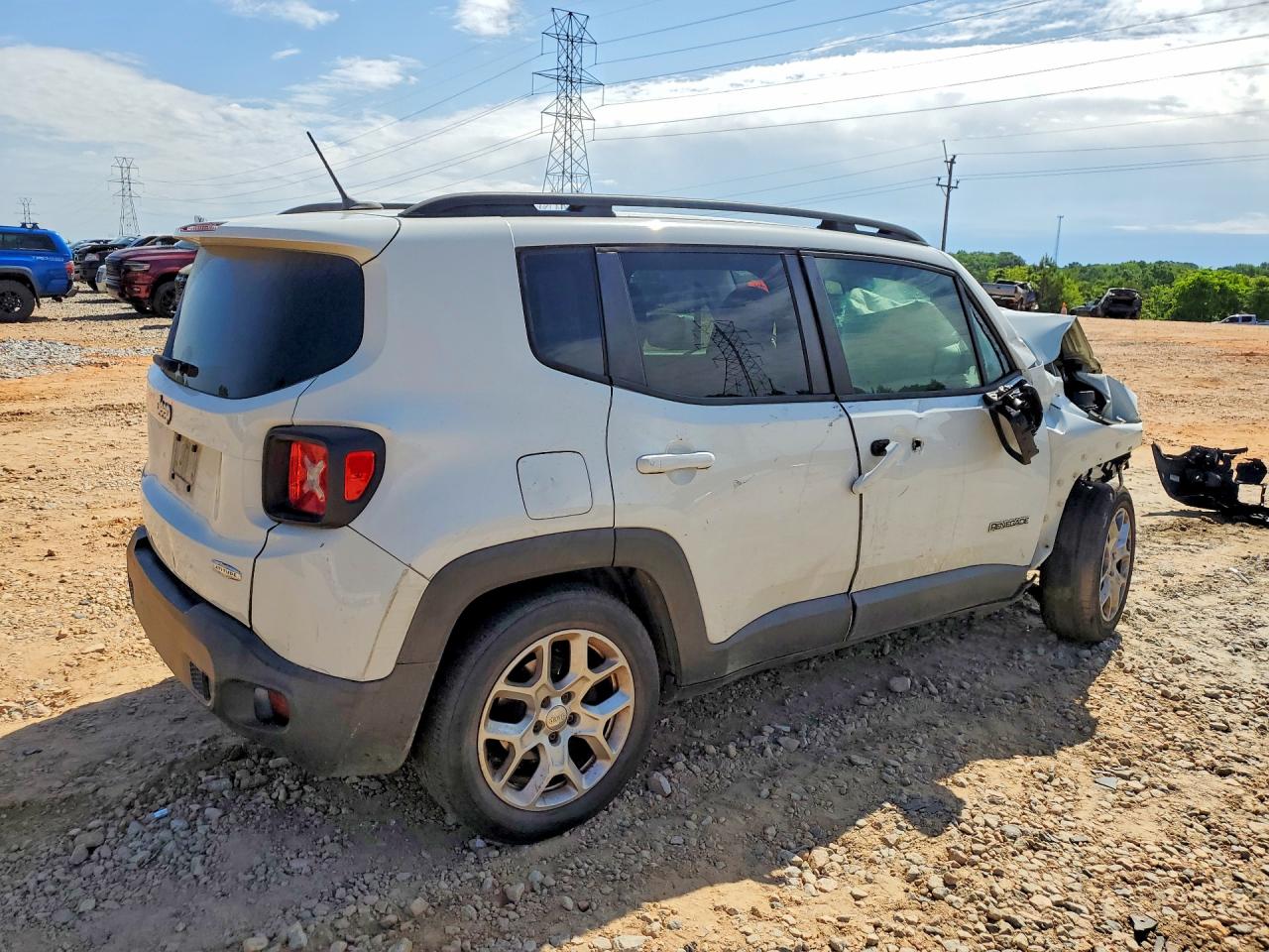 2015 Jeep Renegade Latitude Белый vin: ZACCJABT0FPB61981