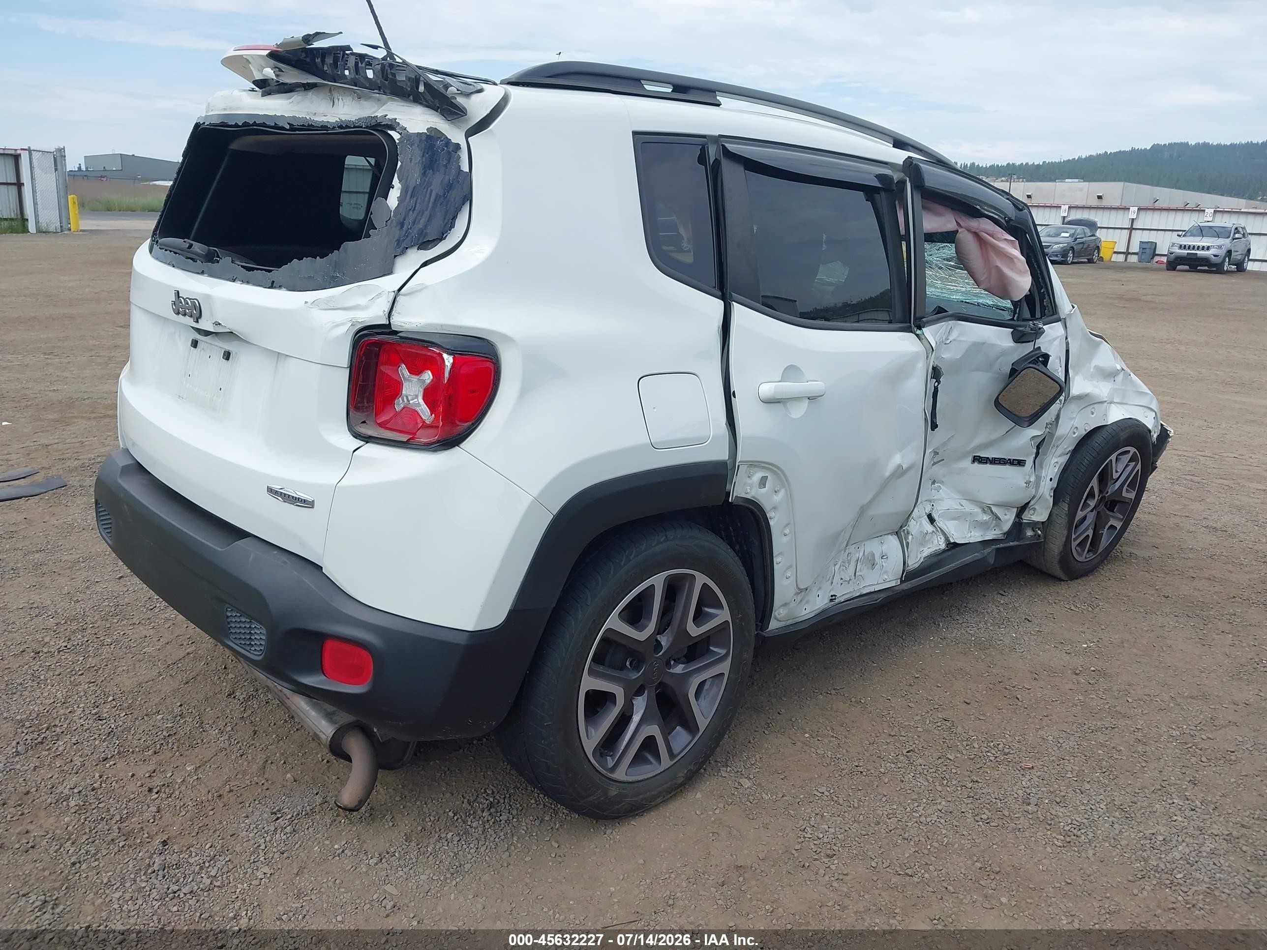 2015 Jeep Renegade Latitude Белый vin: ZACCJABT0FPB62077