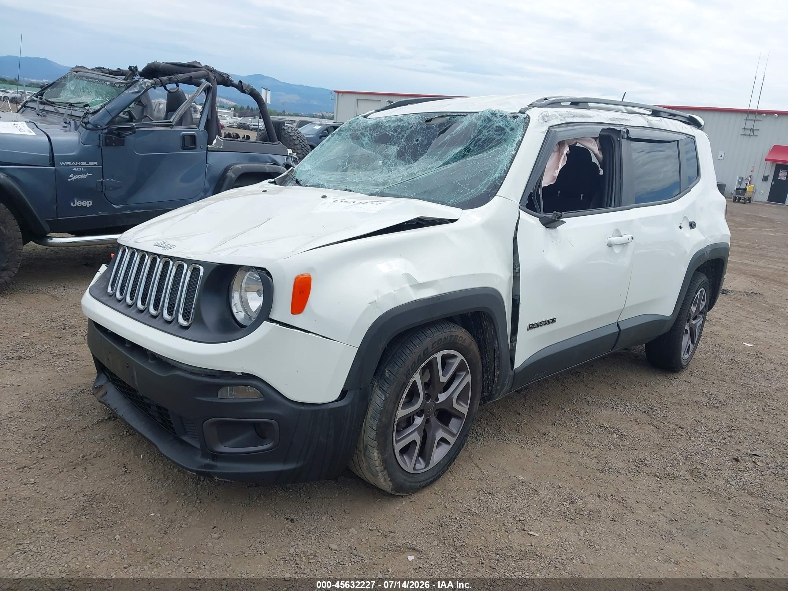 2015 Jeep Renegade Latitude Белый vin: ZACCJABT0FPB62077