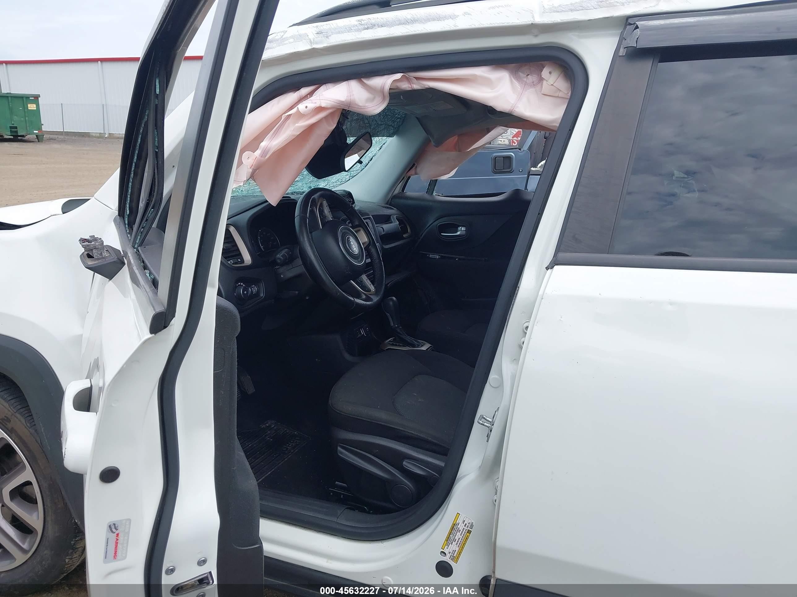 2015 Jeep Renegade Latitude Белый vin: ZACCJABT0FPB62077