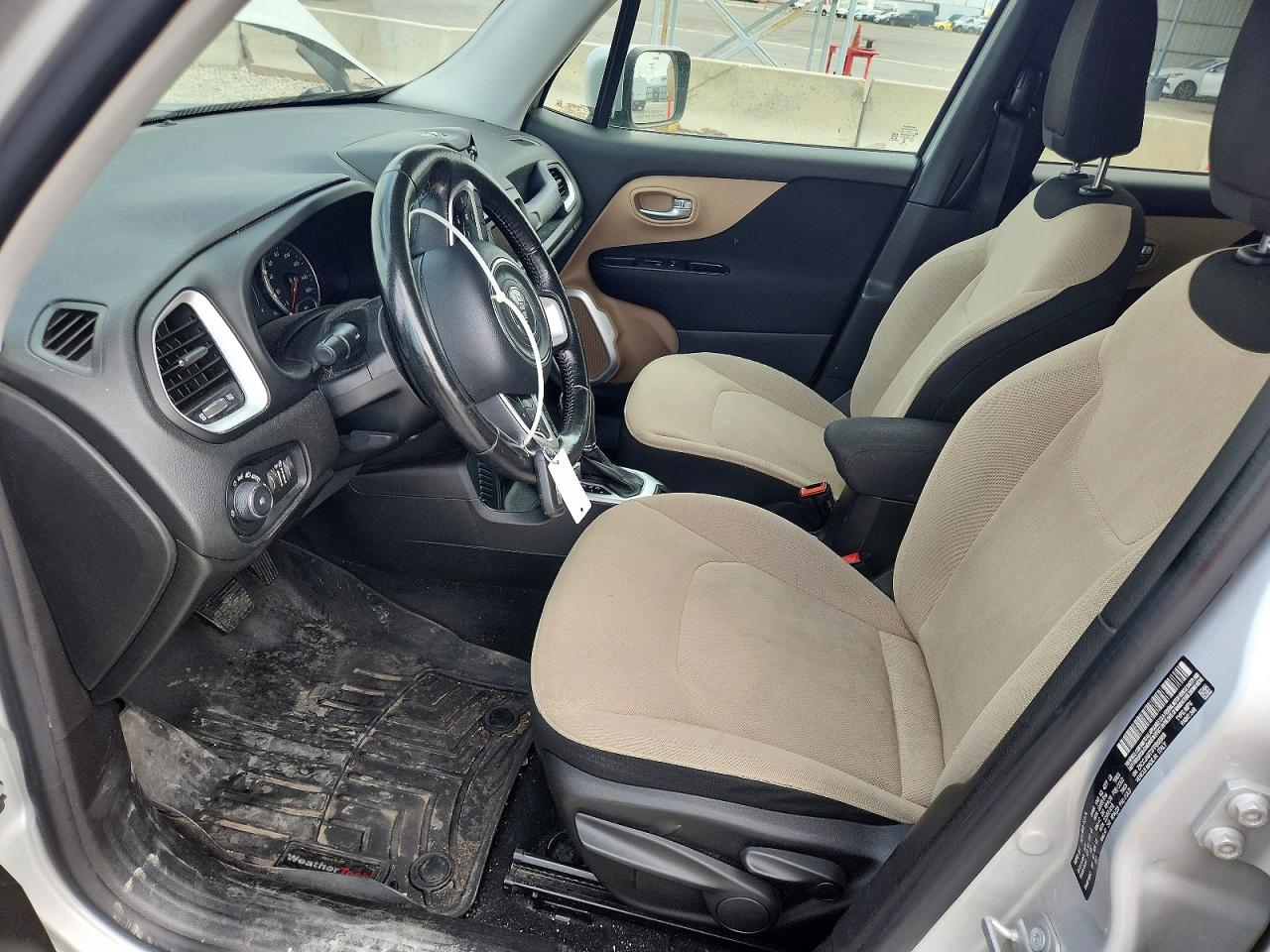2015 Jeep Renegade Latitude Silver vin: ZACCJABT0FPB66668
