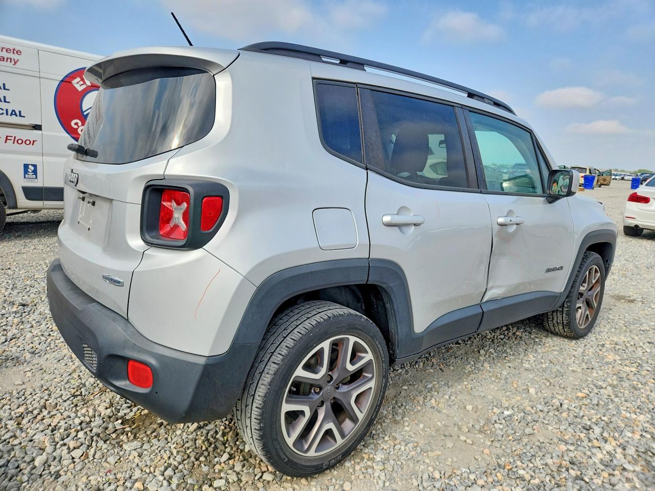 2015 Jeep Renegade Latitude Silver vin: ZACCJABT0FPB66668