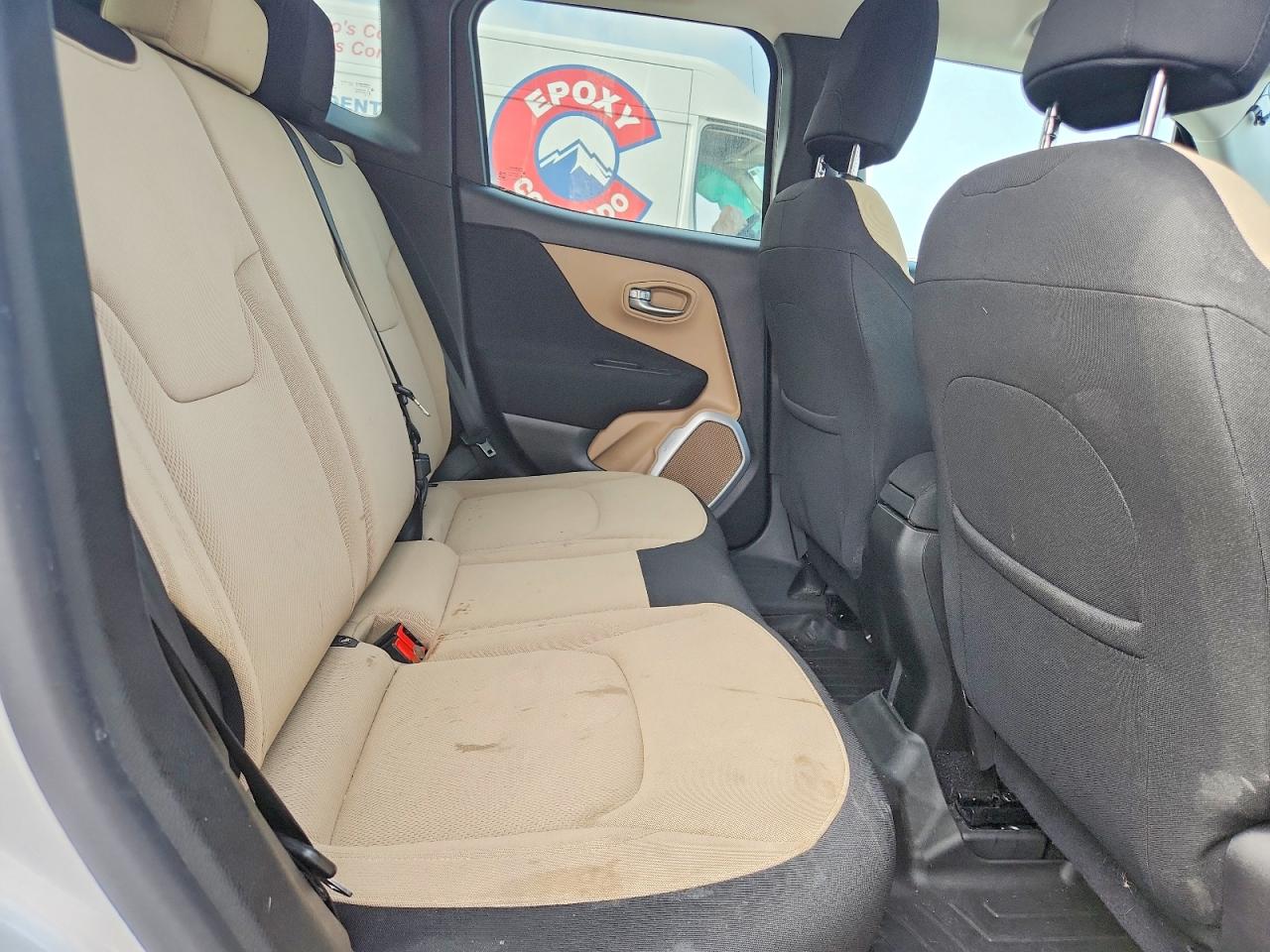 2015 Jeep Renegade Latitude Silver vin: ZACCJABT0FPB66668