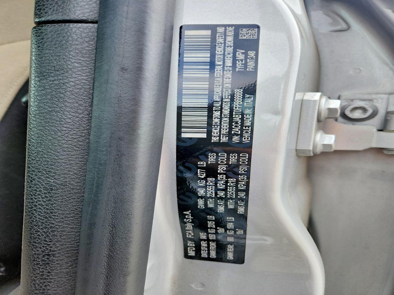 2015 Jeep Renegade Latitude Silver vin: ZACCJABT0FPB66668