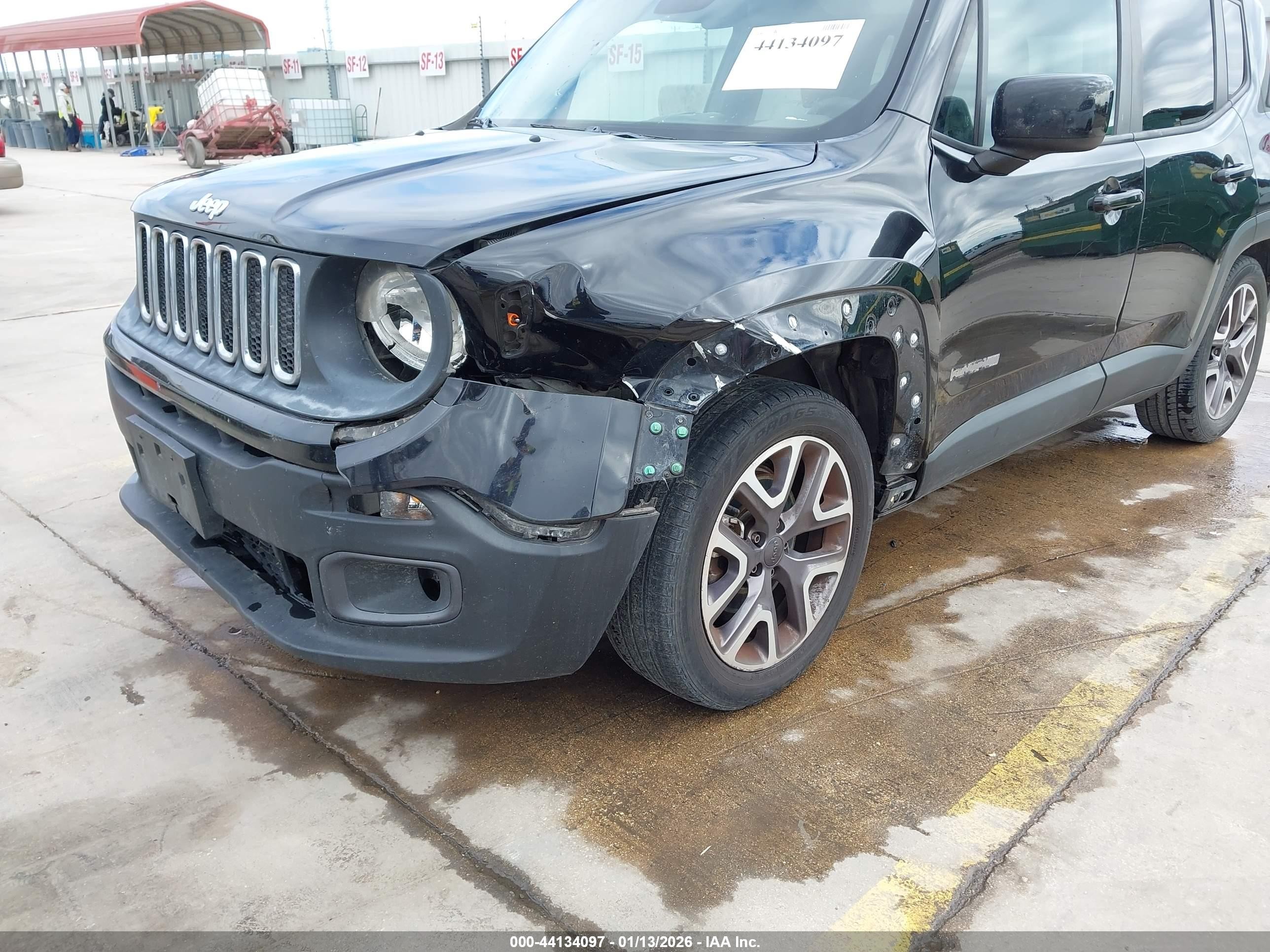 2015 Jeep Renegade Latitude Black vin: ZACCJABT0FPB67547