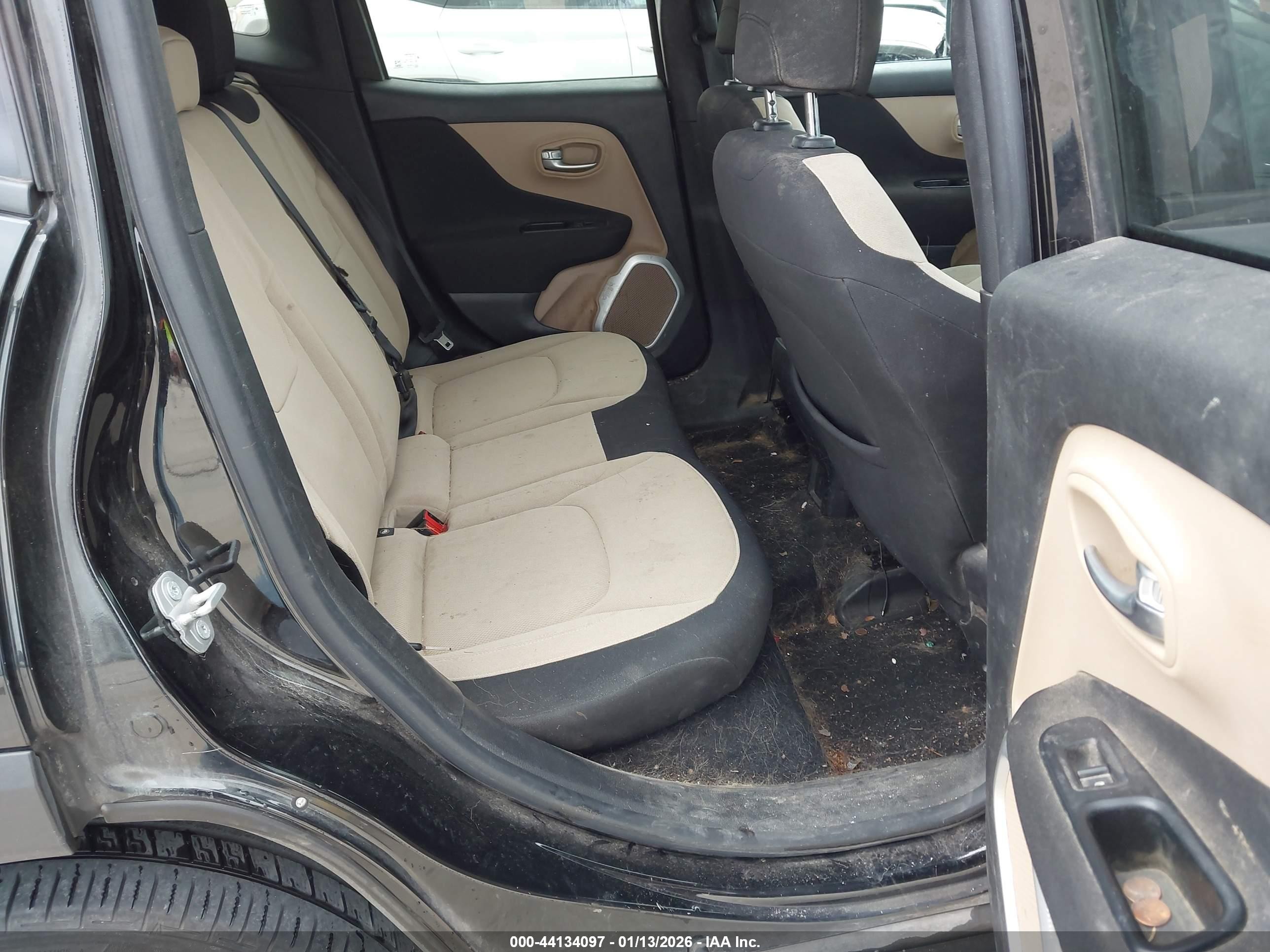 2015 Jeep Renegade Latitude Black vin: ZACCJABT0FPB67547