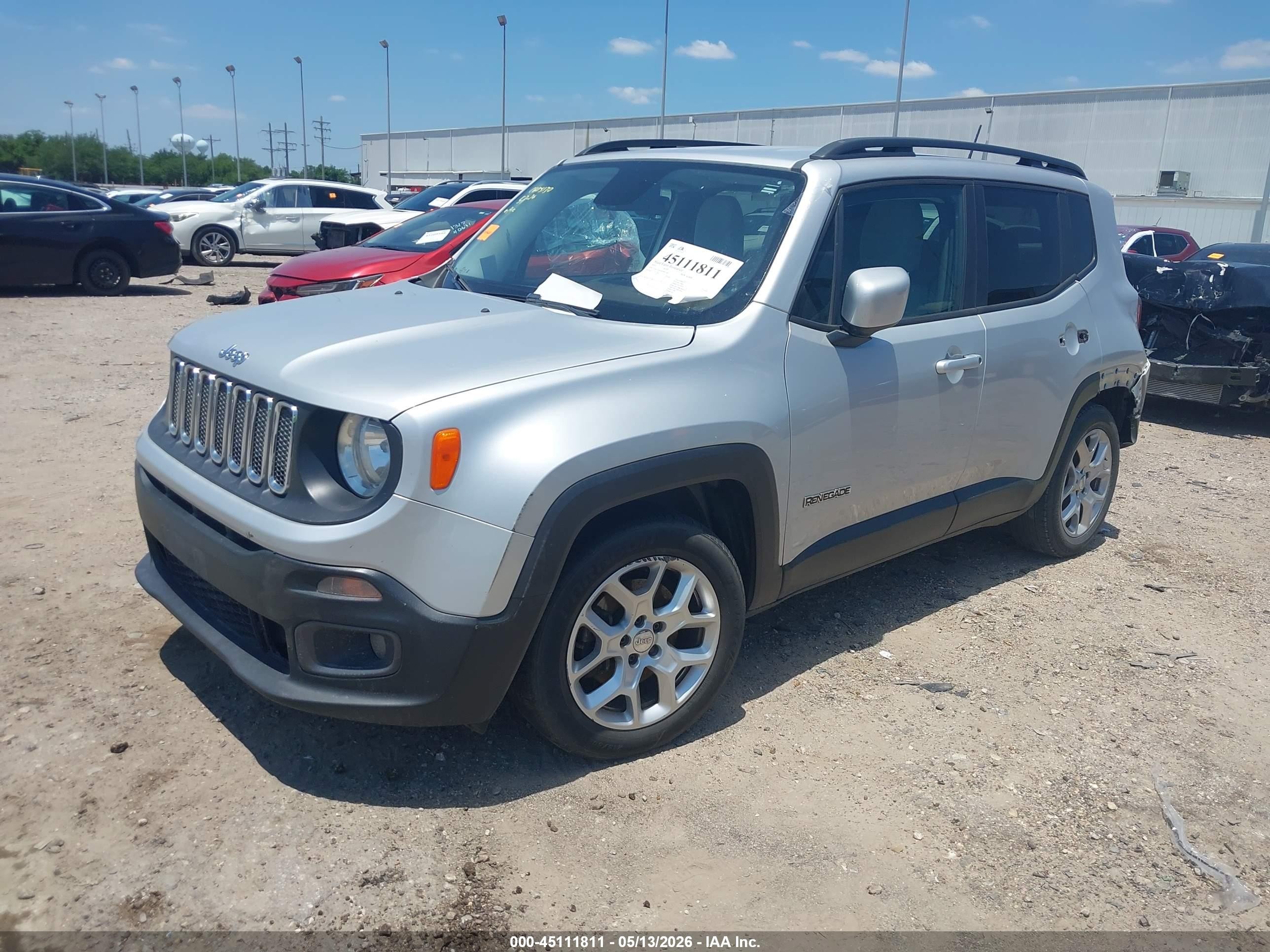 2015 Jeep Renegade Latitude Silver vin: ZACCJABT0FPB67709