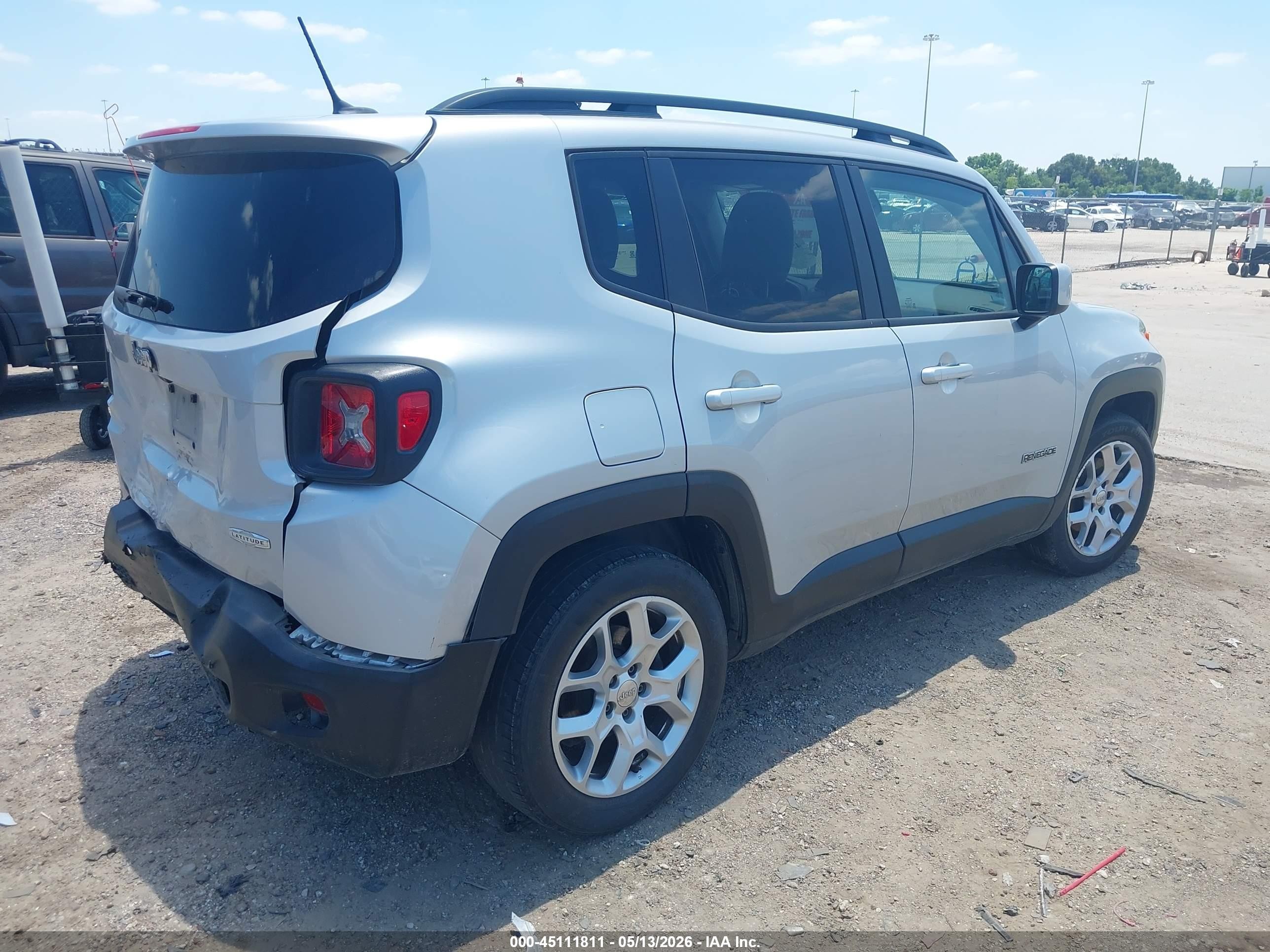 2015 Jeep Renegade Latitude Silver vin: ZACCJABT0FPB67709