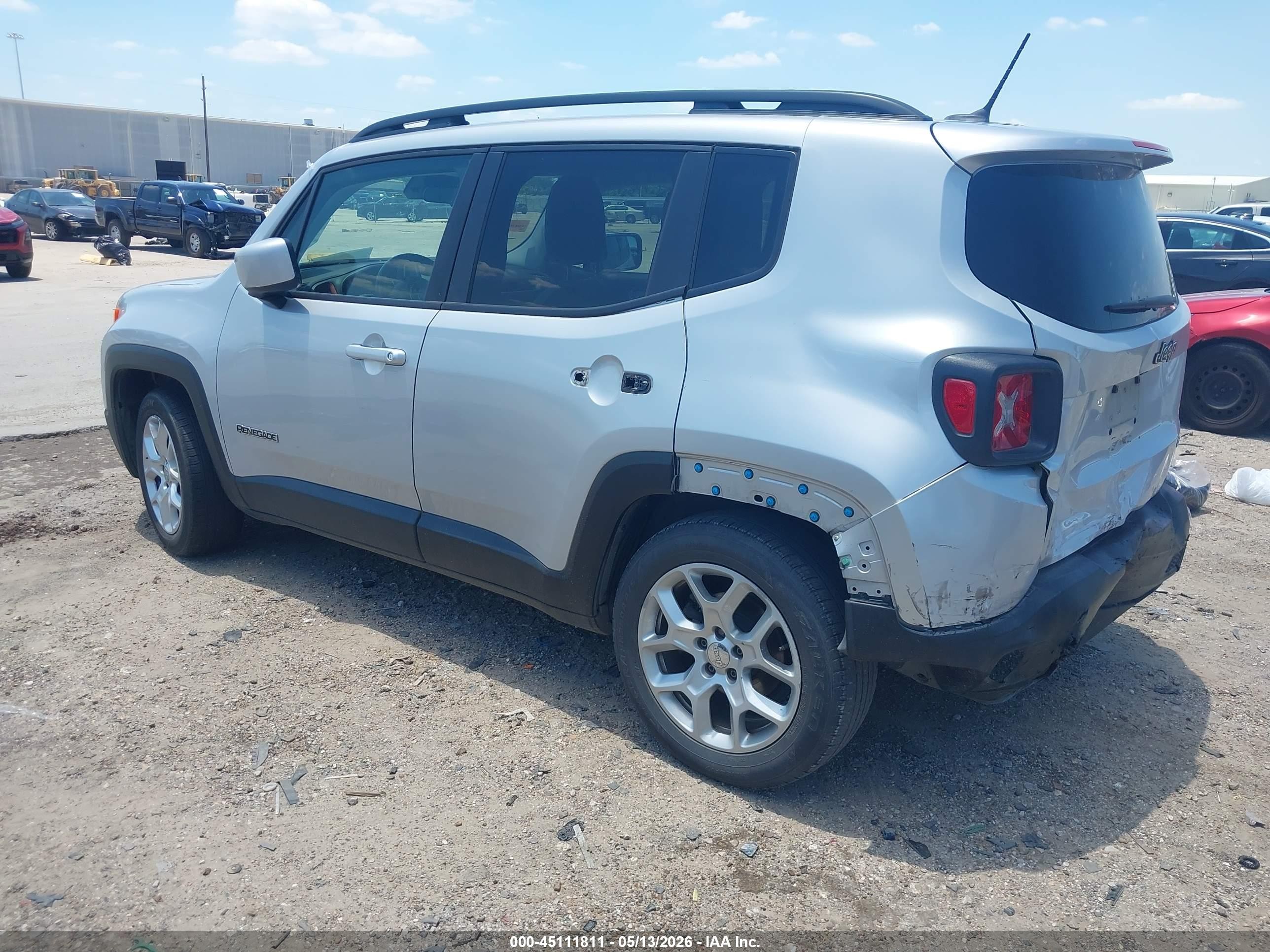 2015 Jeep Renegade Latitude Silver vin: ZACCJABT0FPB67709
