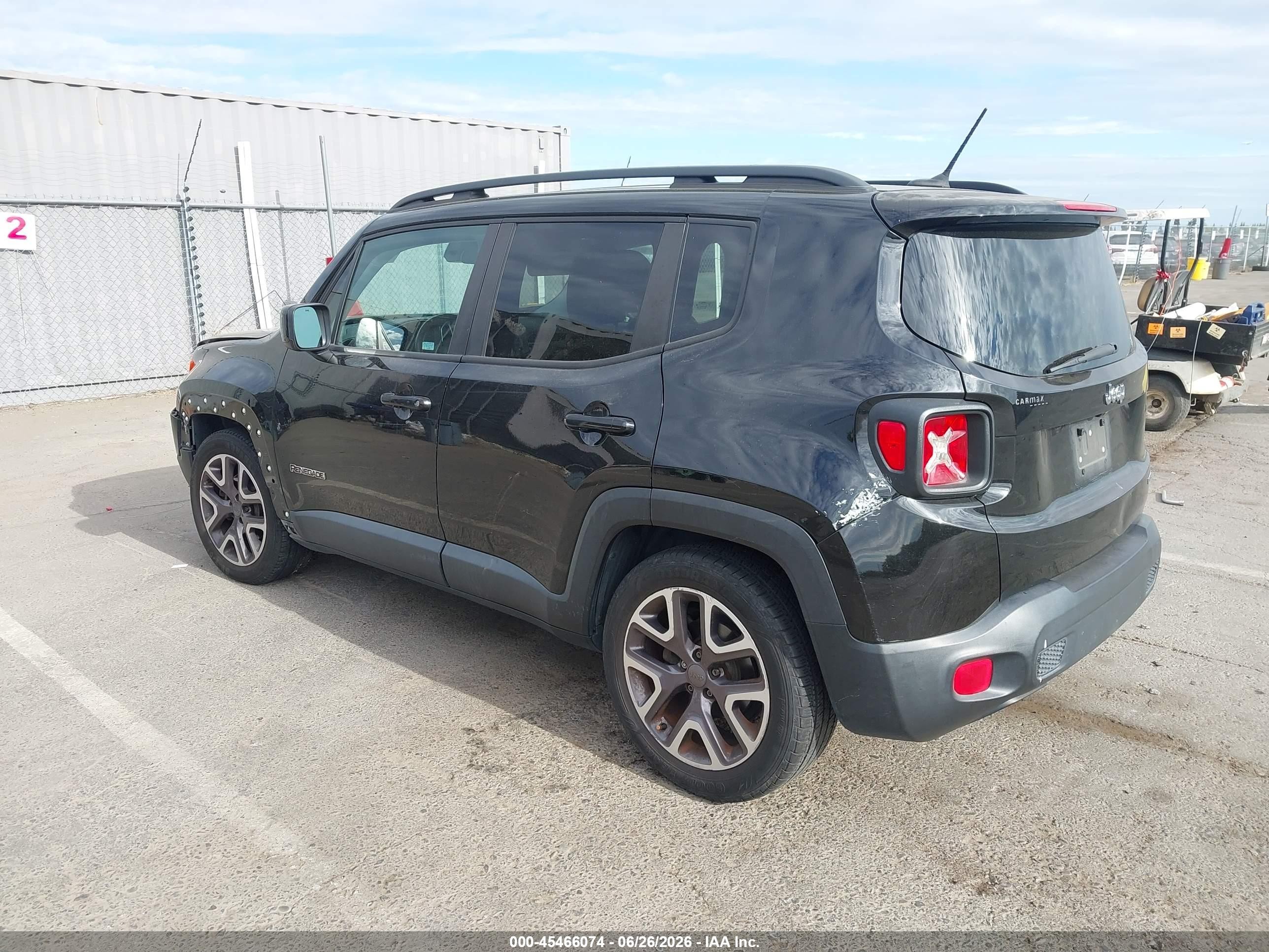 2015 Jeep Renegade Latitude Black vin: ZACCJABT0FPB69384