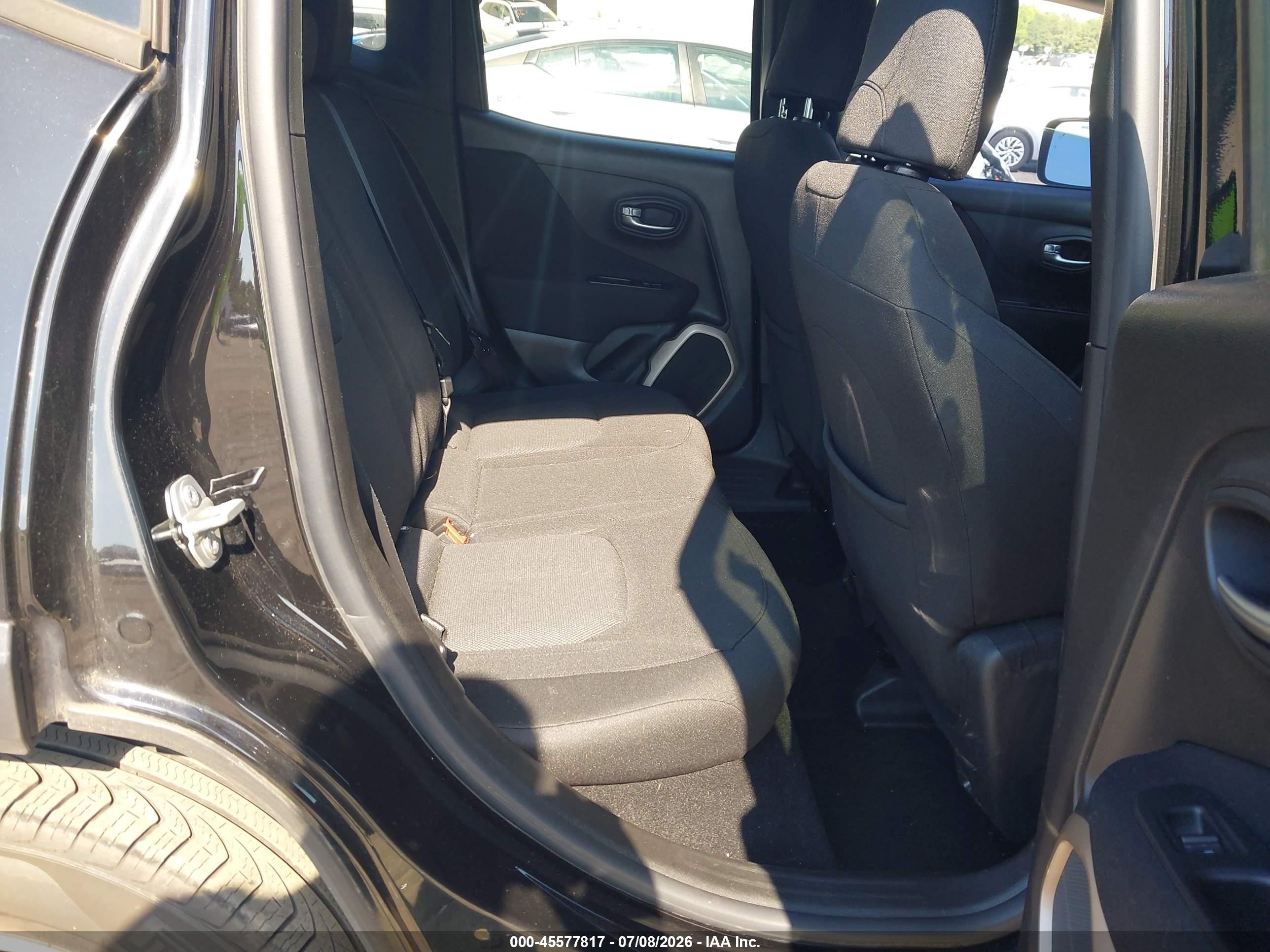 2015 Jeep Renegade Latitude Black vin: ZACCJABT0FPB72132