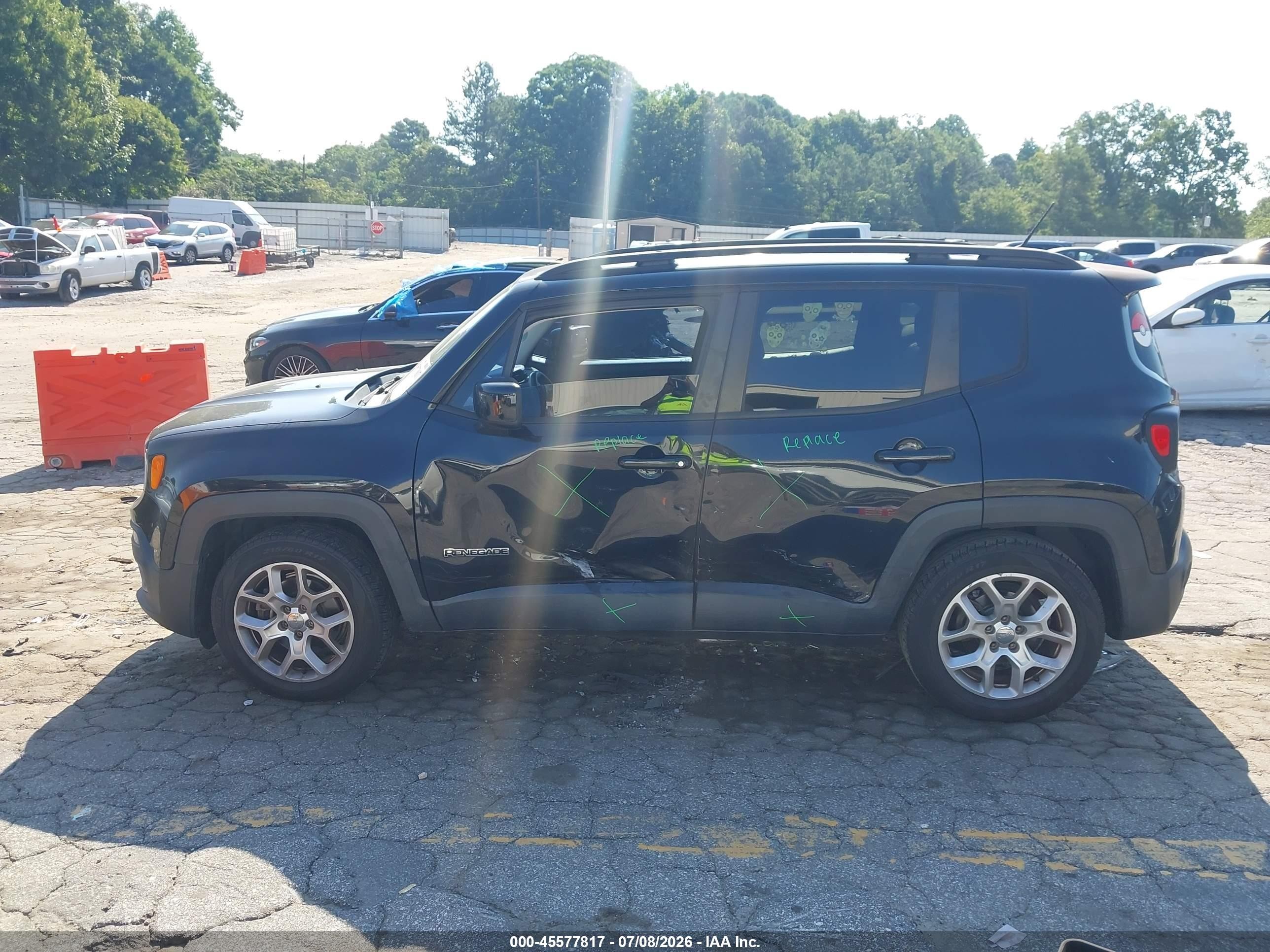 2015 Jeep Renegade Latitude Black vin: ZACCJABT0FPB72132