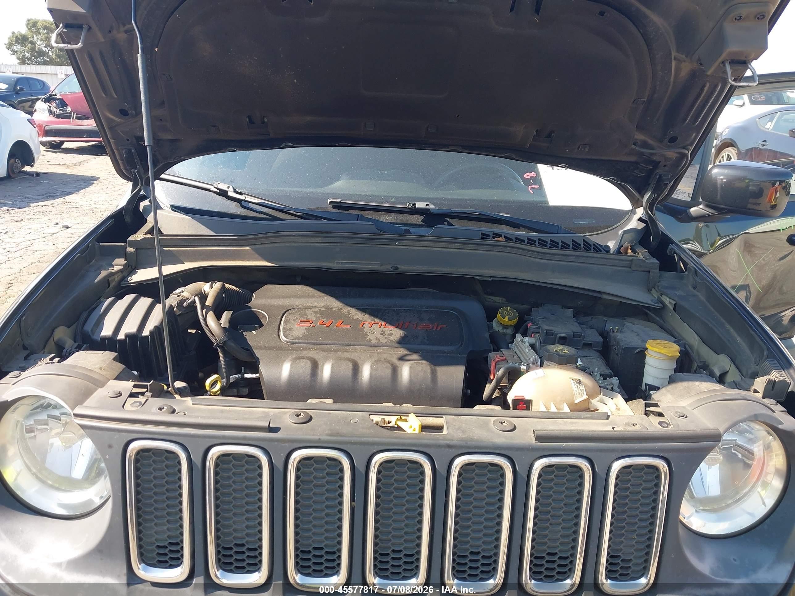 2015 Jeep Renegade Latitude Black vin: ZACCJABT0FPB72132