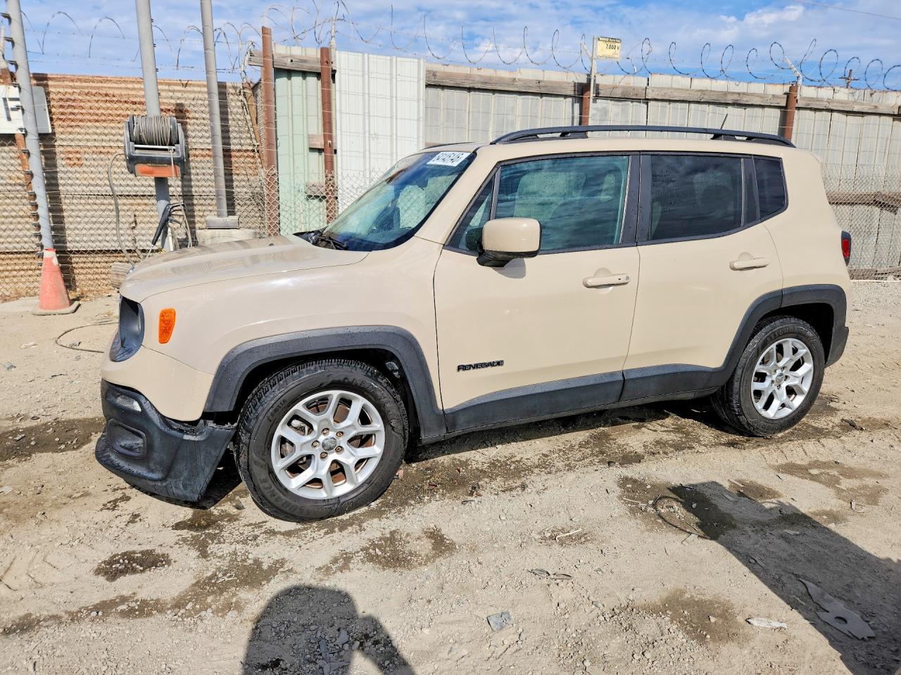 2015 Jeep Renegade Latitude Cream vin: ZACCJABT0FPB76022
