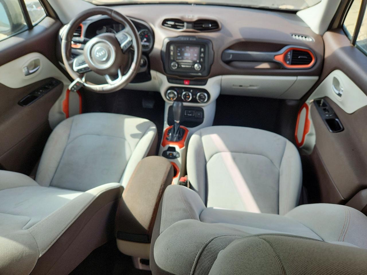 2015 Jeep Renegade Latitude Cream vin: ZACCJABT0FPB76022