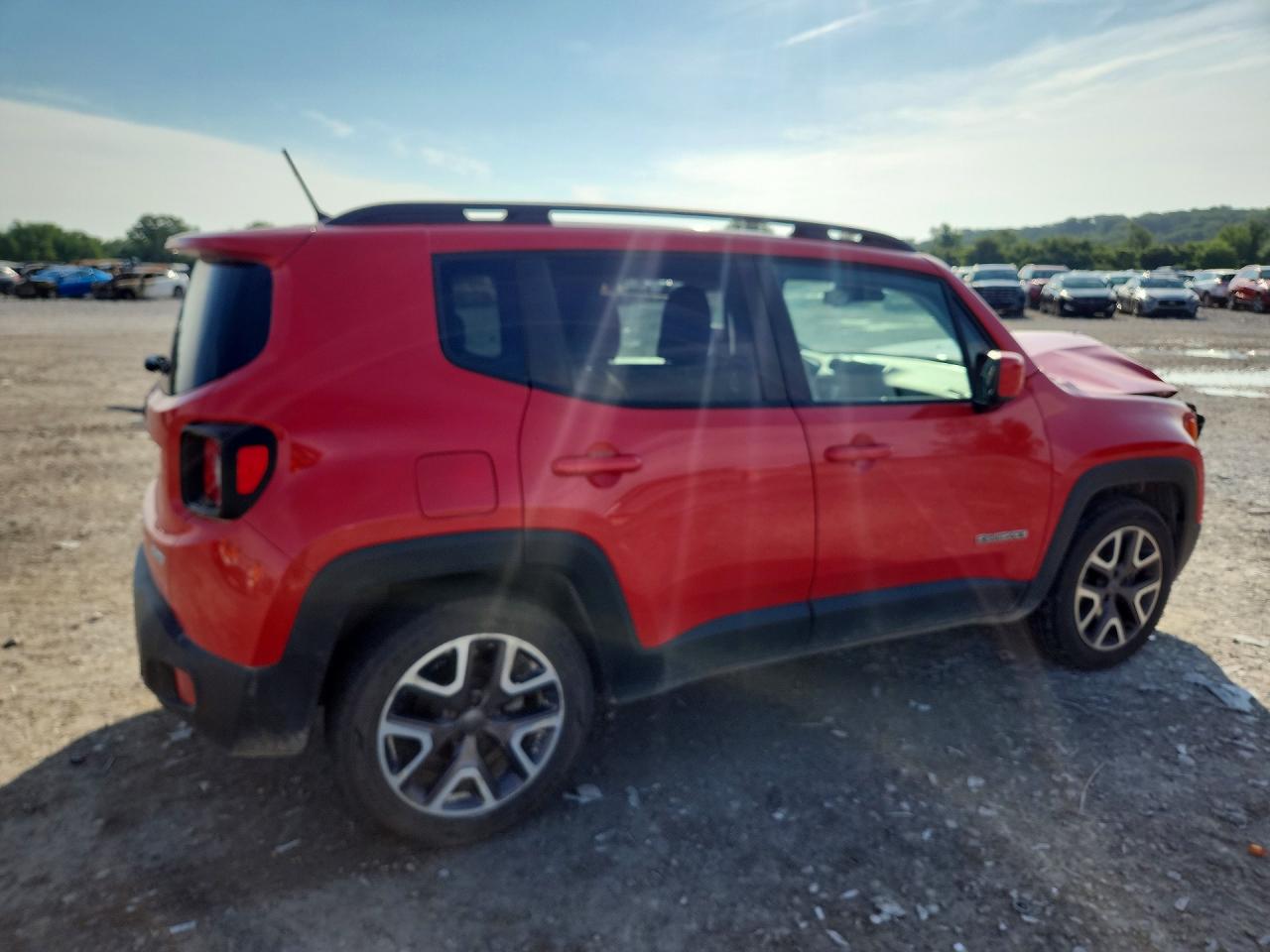 2015 Jeep Renegade Latitude Red vin: ZACCJABT0FPB81059