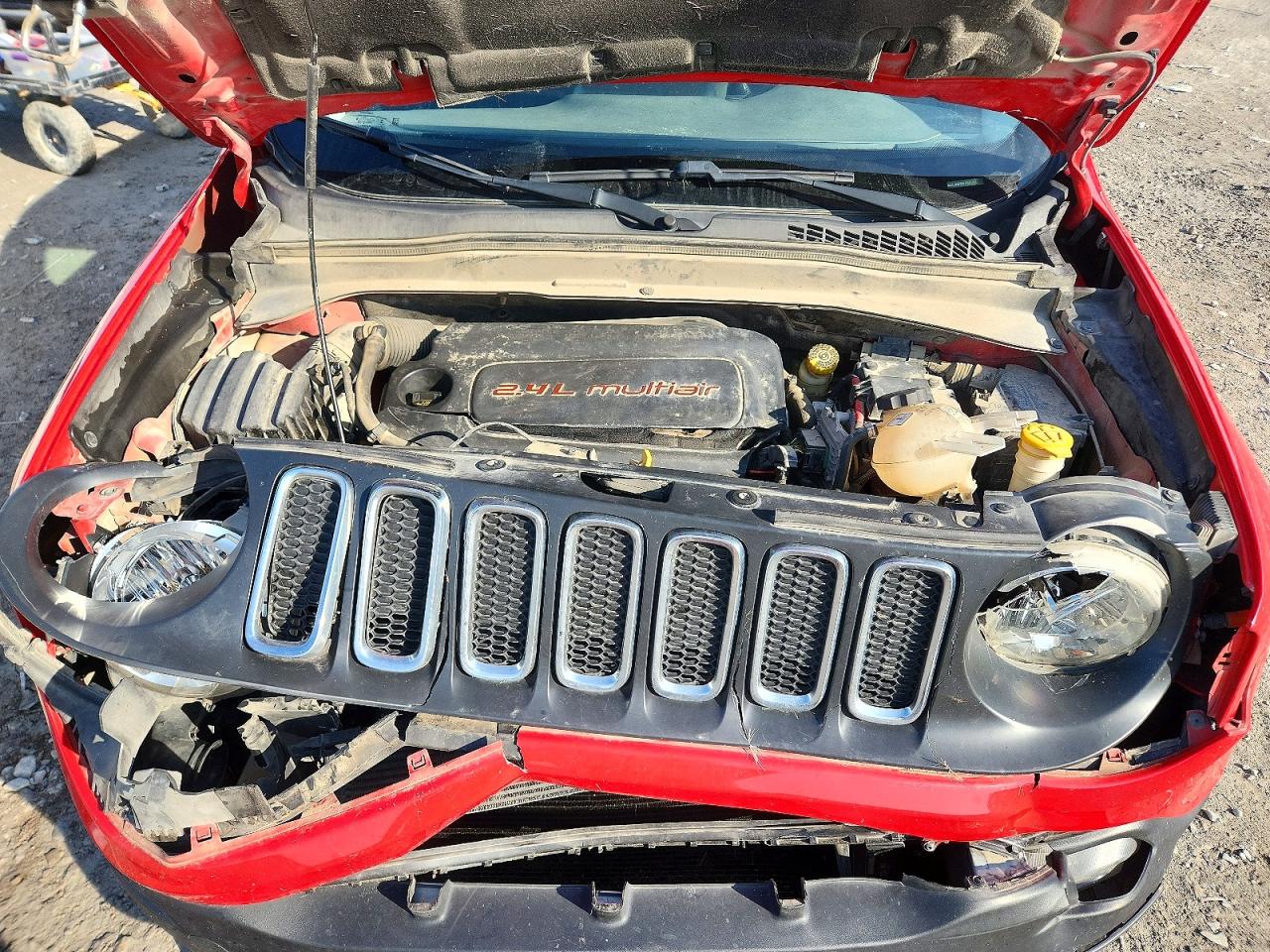 2015 Jeep Renegade Latitude Red vin: ZACCJABT0FPB81059