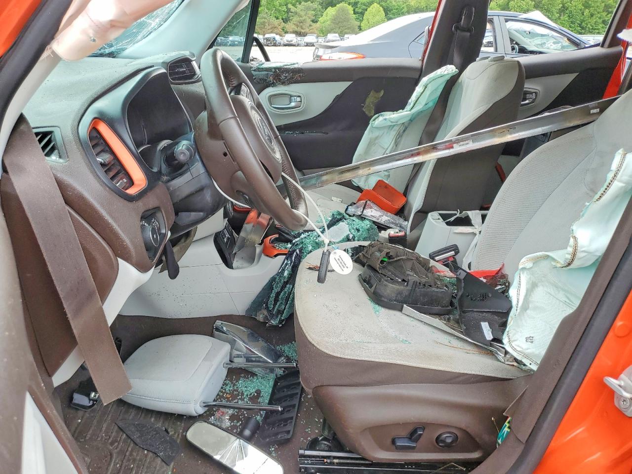 2015 Jeep Renegade Latitude Orange vin: ZACCJABT1FPB20738