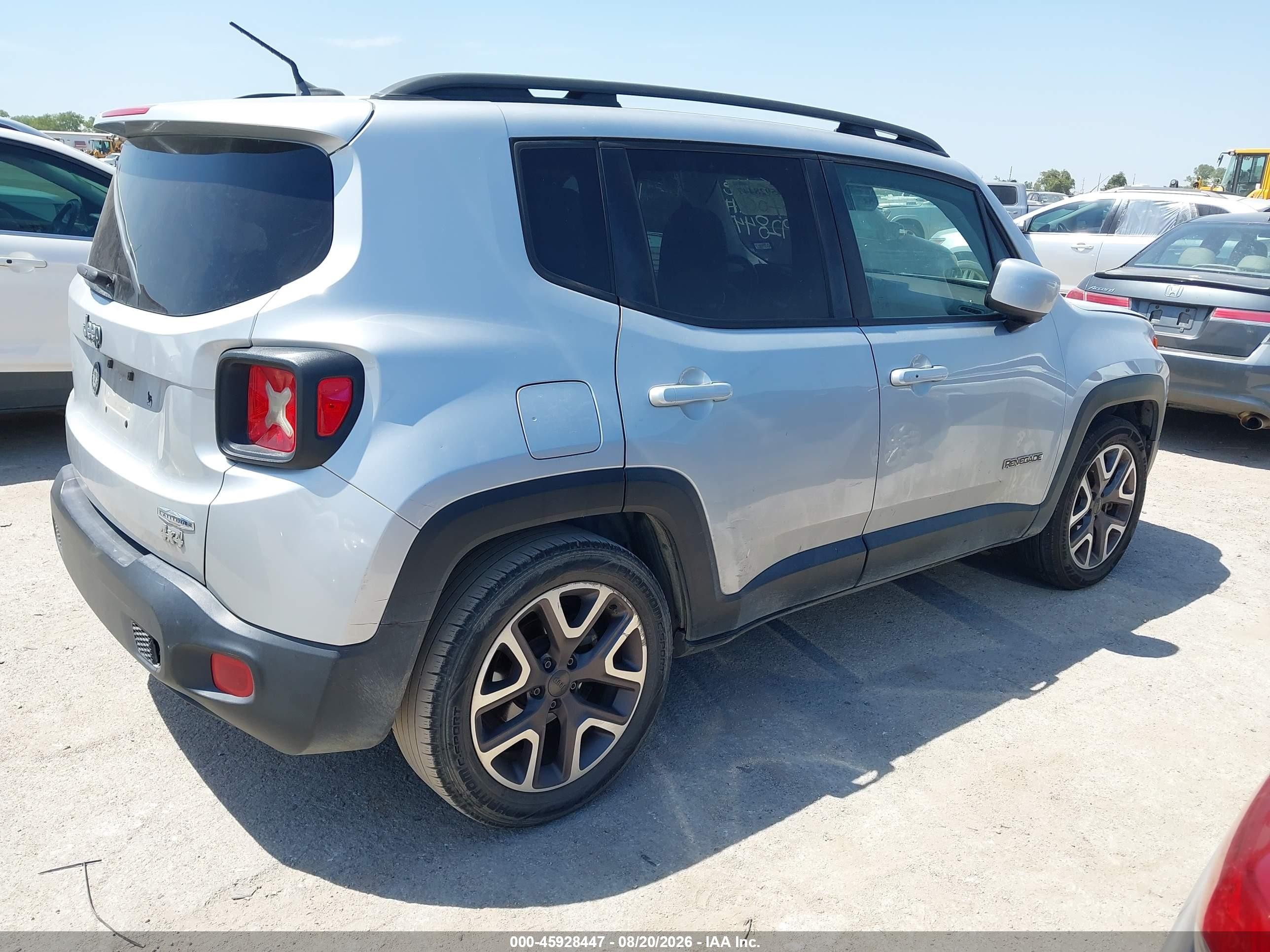 2015 Jeep Renegade Latitude Серебряный vin: ZACCJABT1FPB35028