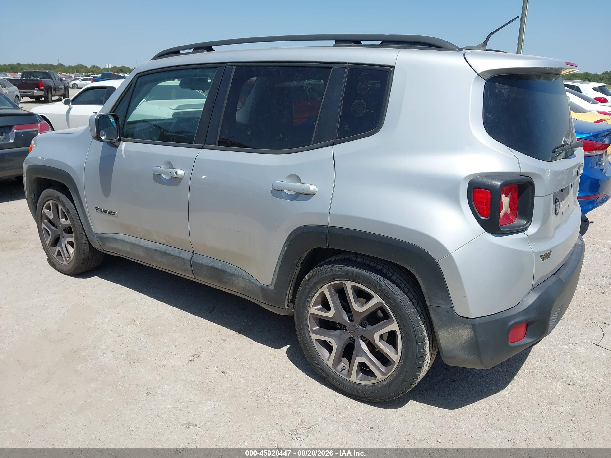 2015 Jeep Renegade Latitude Серебряный vin: ZACCJABT1FPB35028