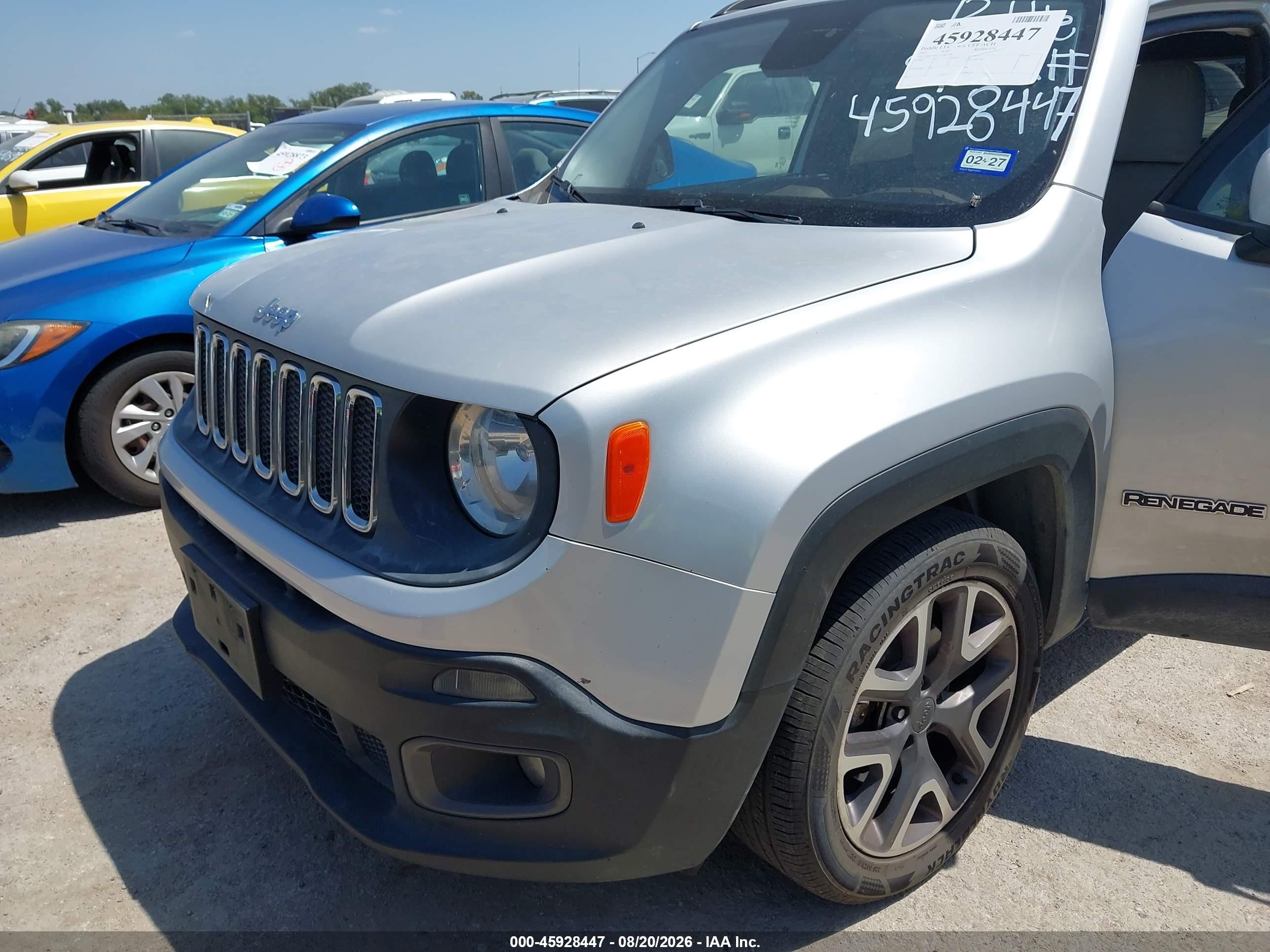 2015 Jeep Renegade Latitude Серебряный vin: ZACCJABT1FPB35028
