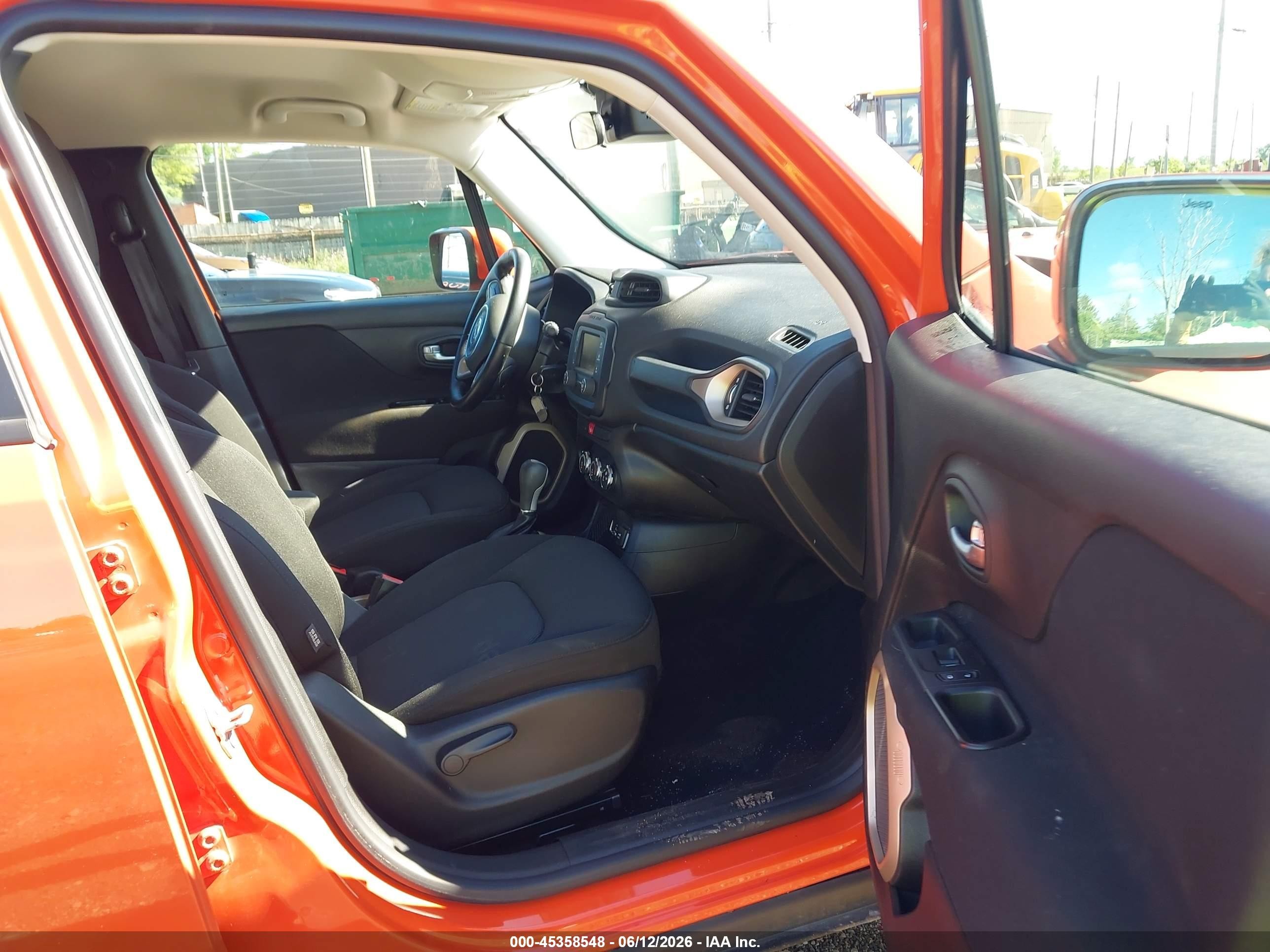 2015 Jeep Renegade Latitude Orange vin: ZACCJABT1FPB39676