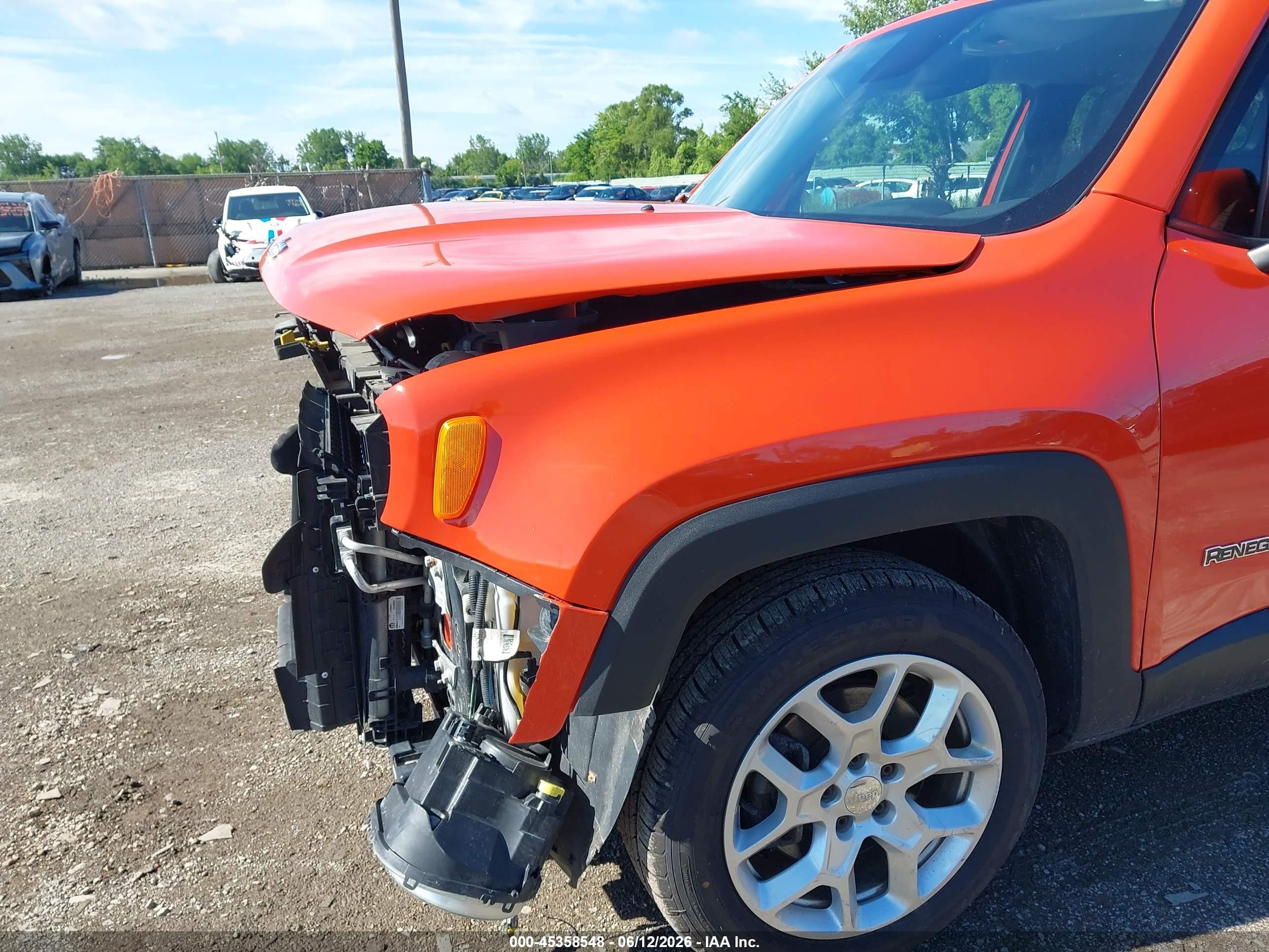 2015 Jeep Renegade Latitude Orange vin: ZACCJABT1FPB39676