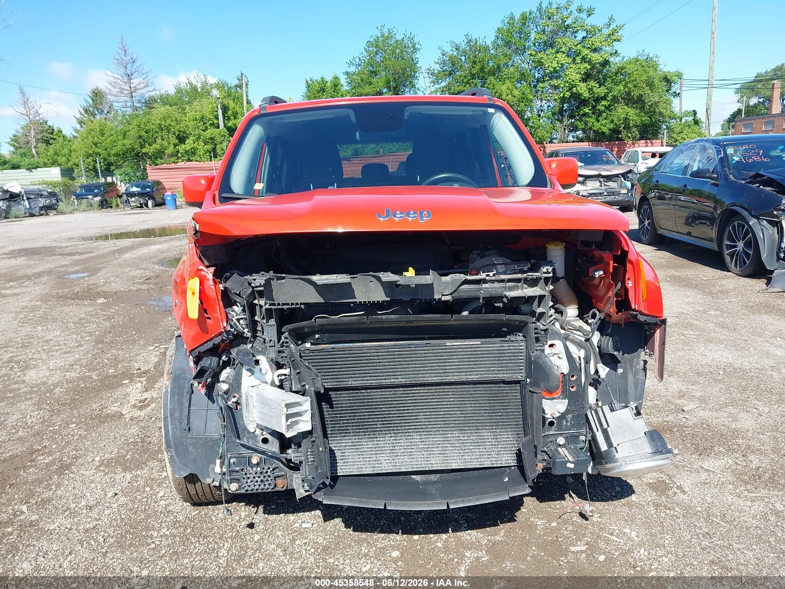 2015 Jeep Renegade Latitude Orange vin: ZACCJABT1FPB39676