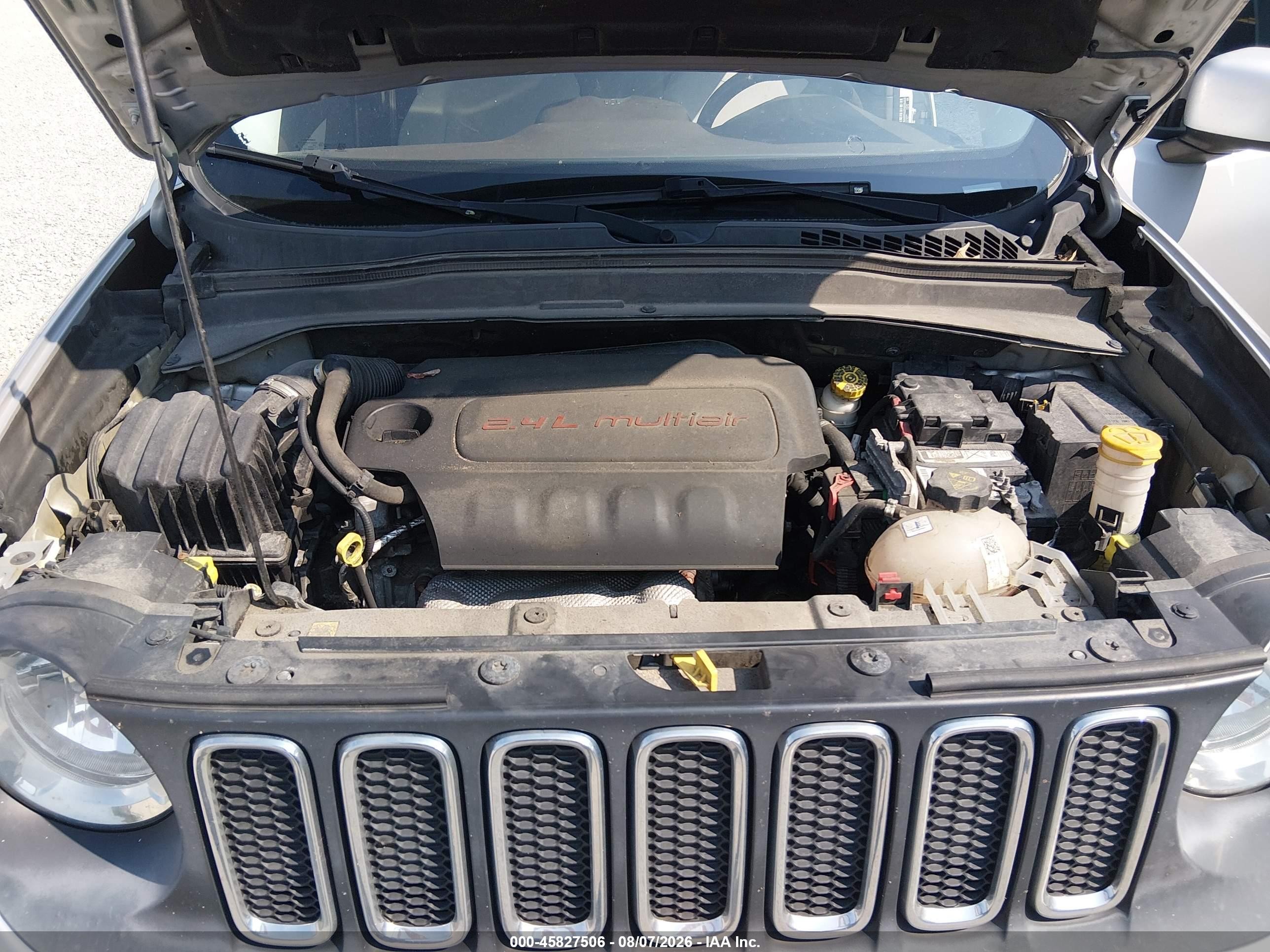 2015 Jeep Renegade Latitude Silver vin: ZACCJABT1FPB50838