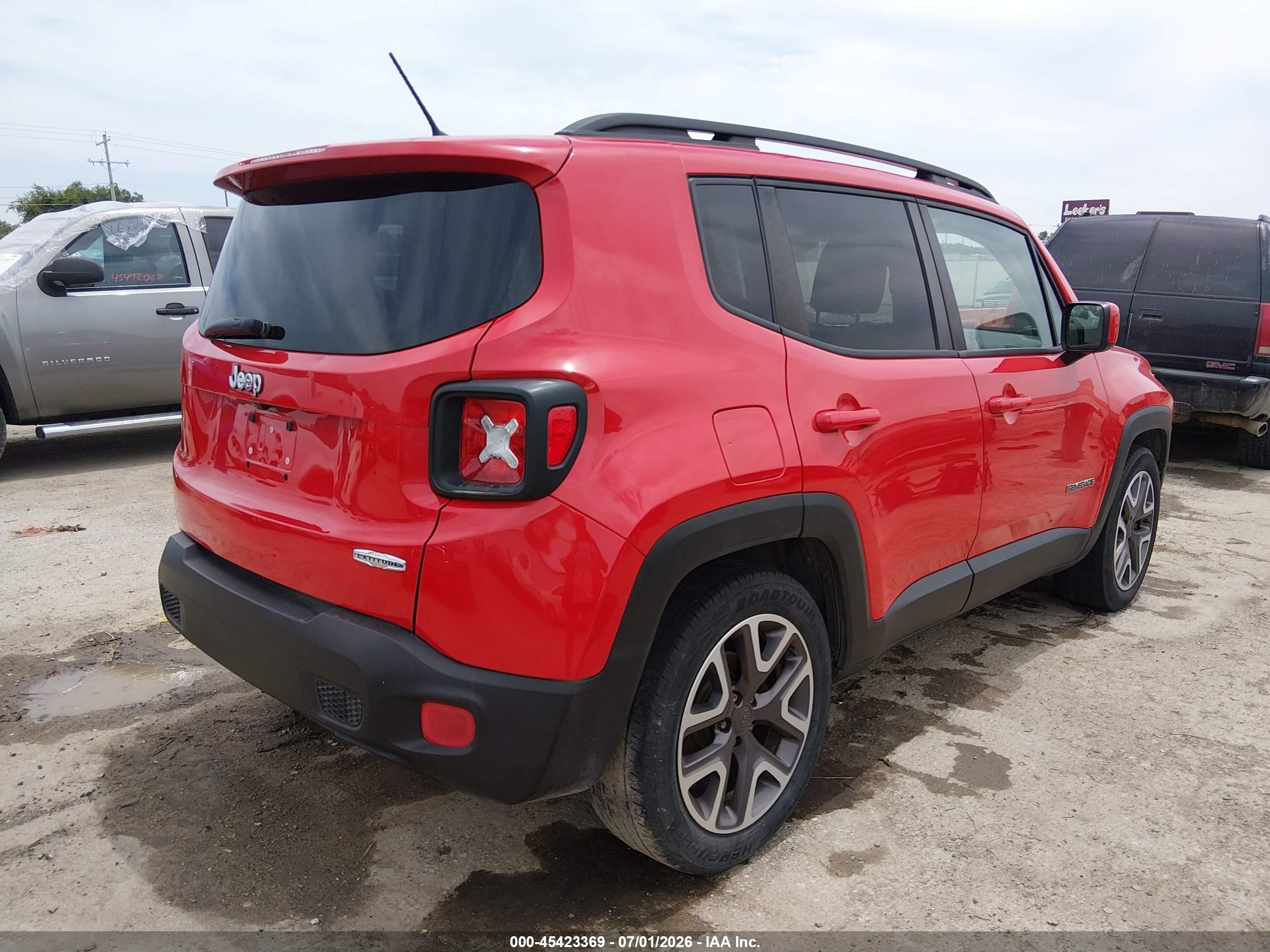 2015 Jeep Renegade Latitude Red vin: ZACCJABT1FPC34044