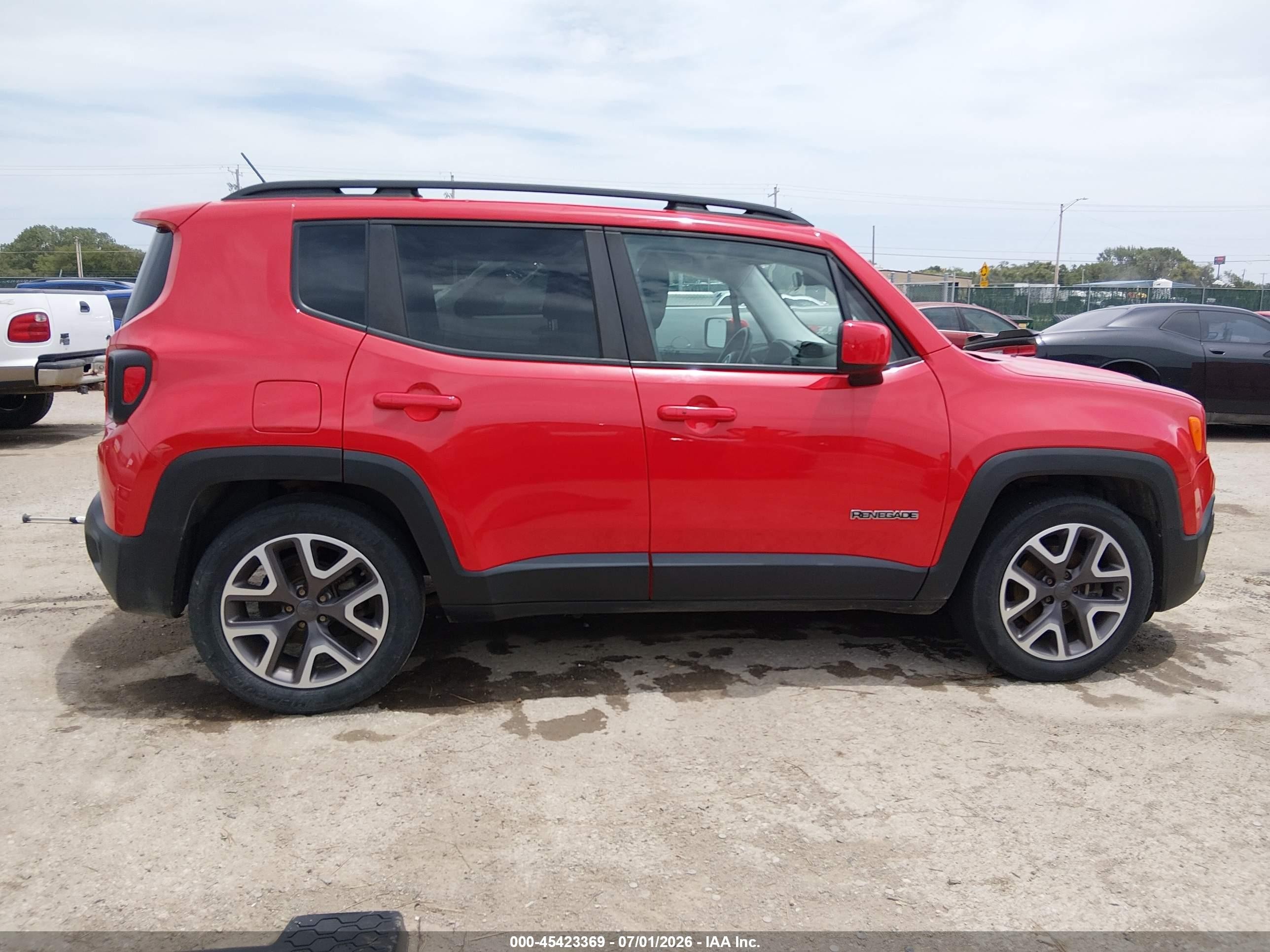 2015 Jeep Renegade Latitude Red vin: ZACCJABT1FPC34044